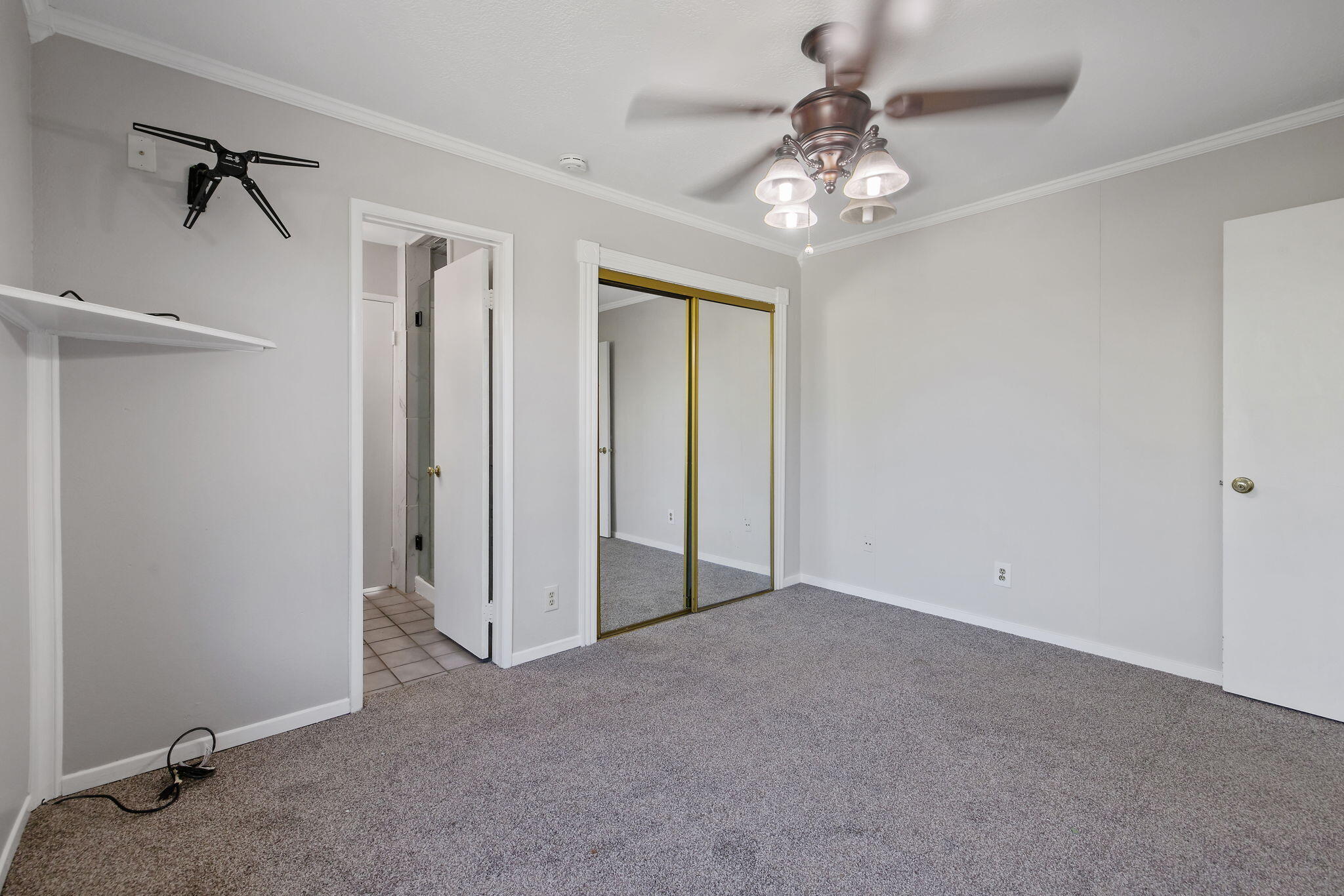 3325 W Laurel Ave, Visalia, CA 93277