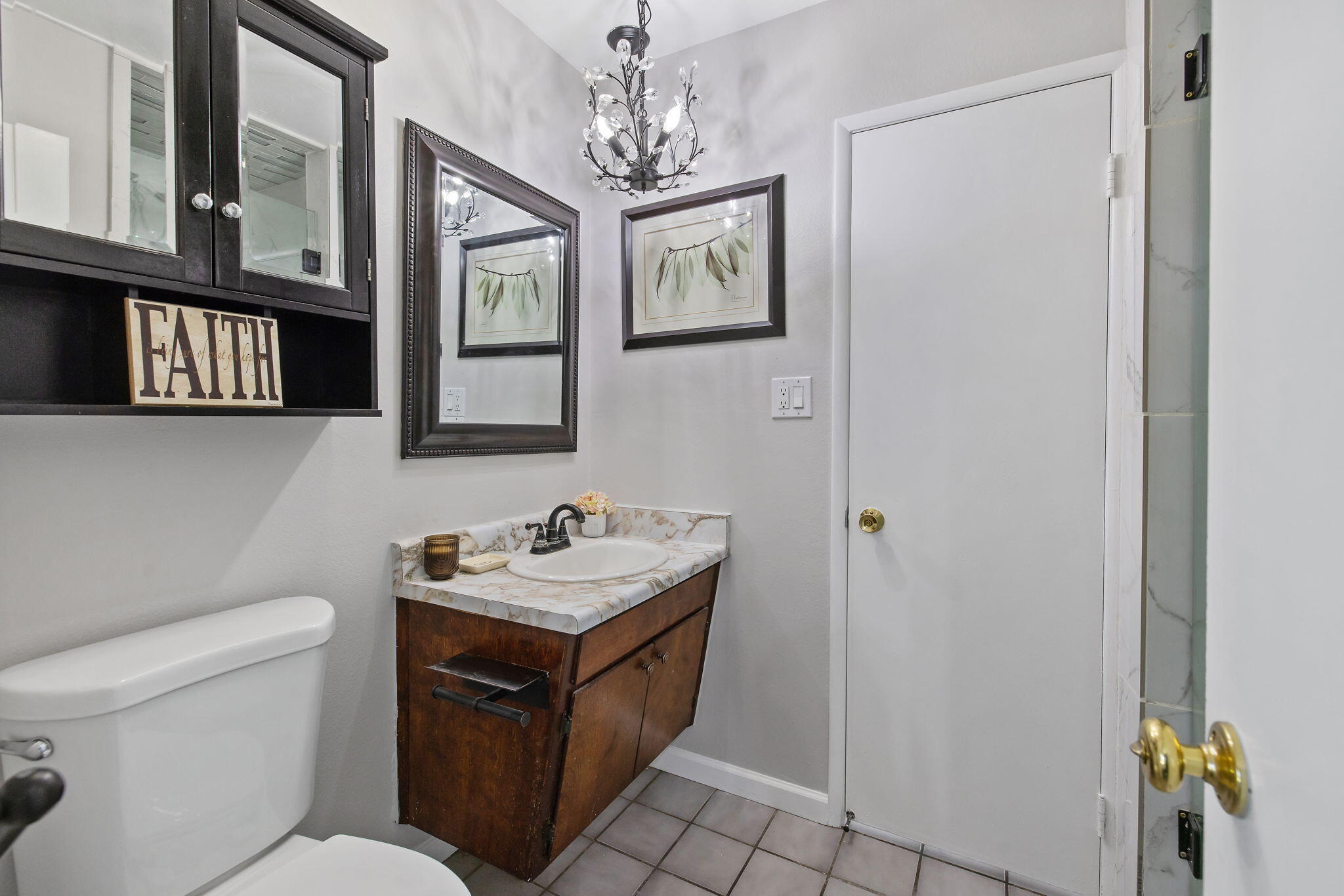 3325 W Laurel Ave, Visalia, CA 93277