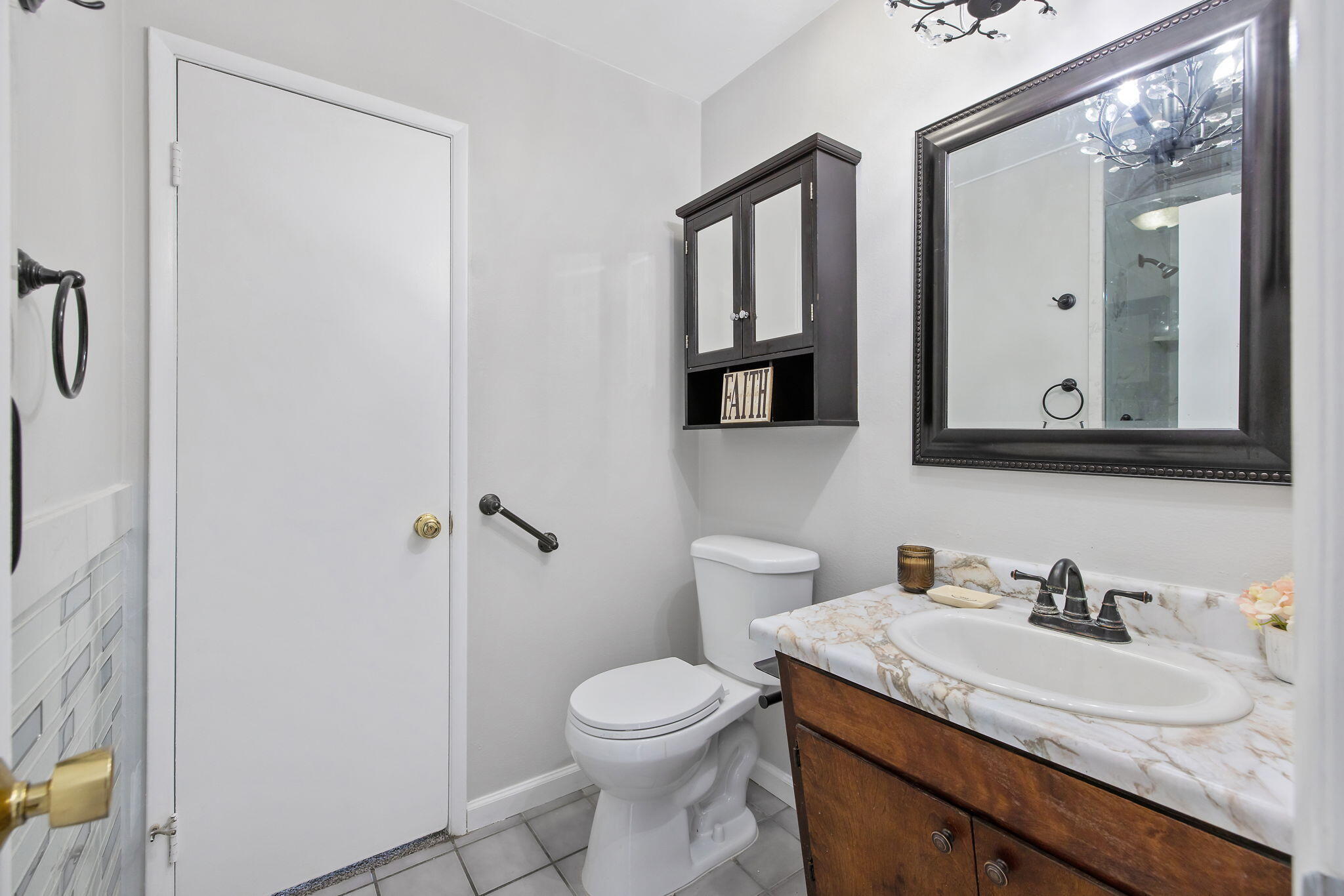 3325 W Laurel Ave, Visalia, CA 93277
