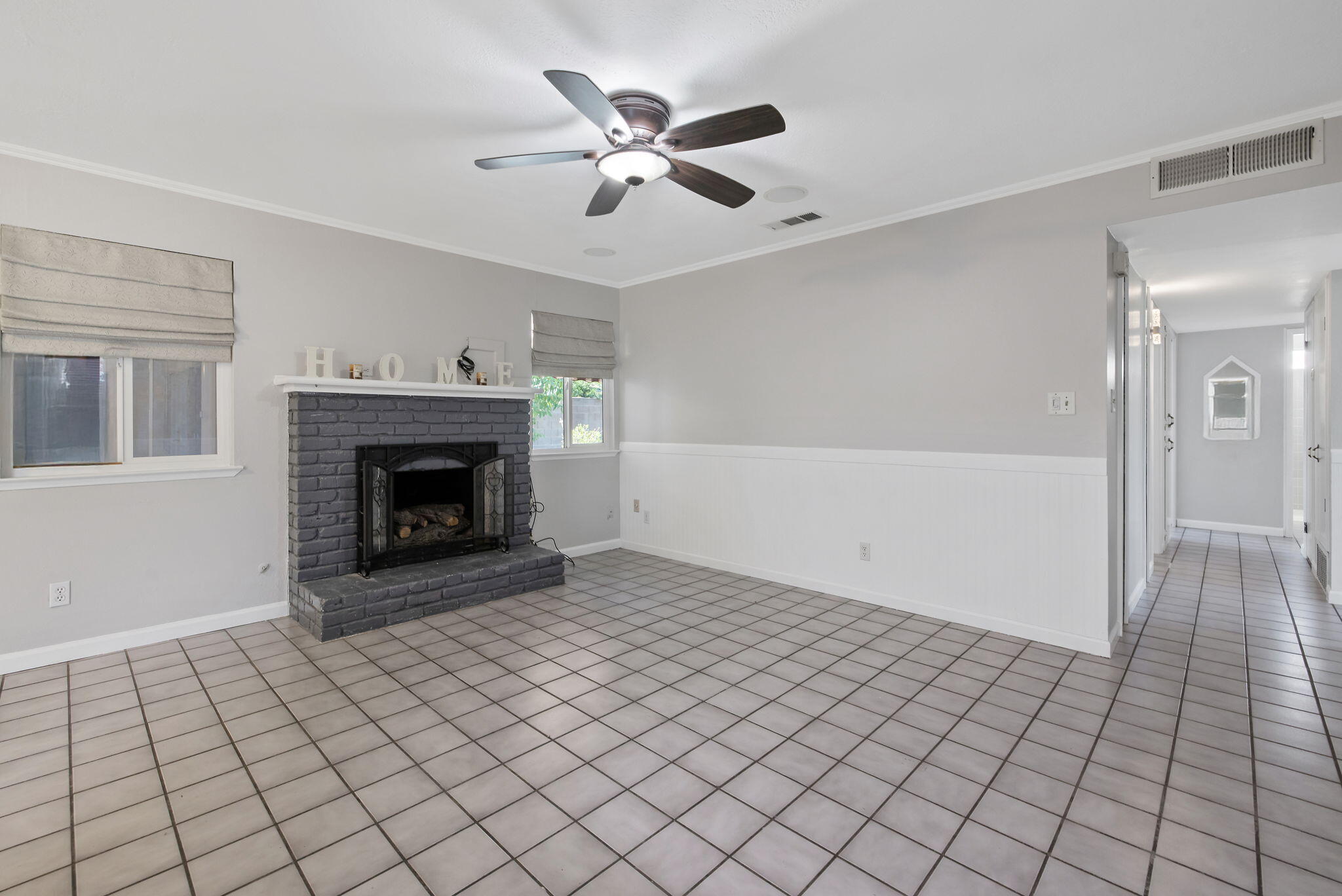 3325 W Laurel Ave, Visalia, CA 93277