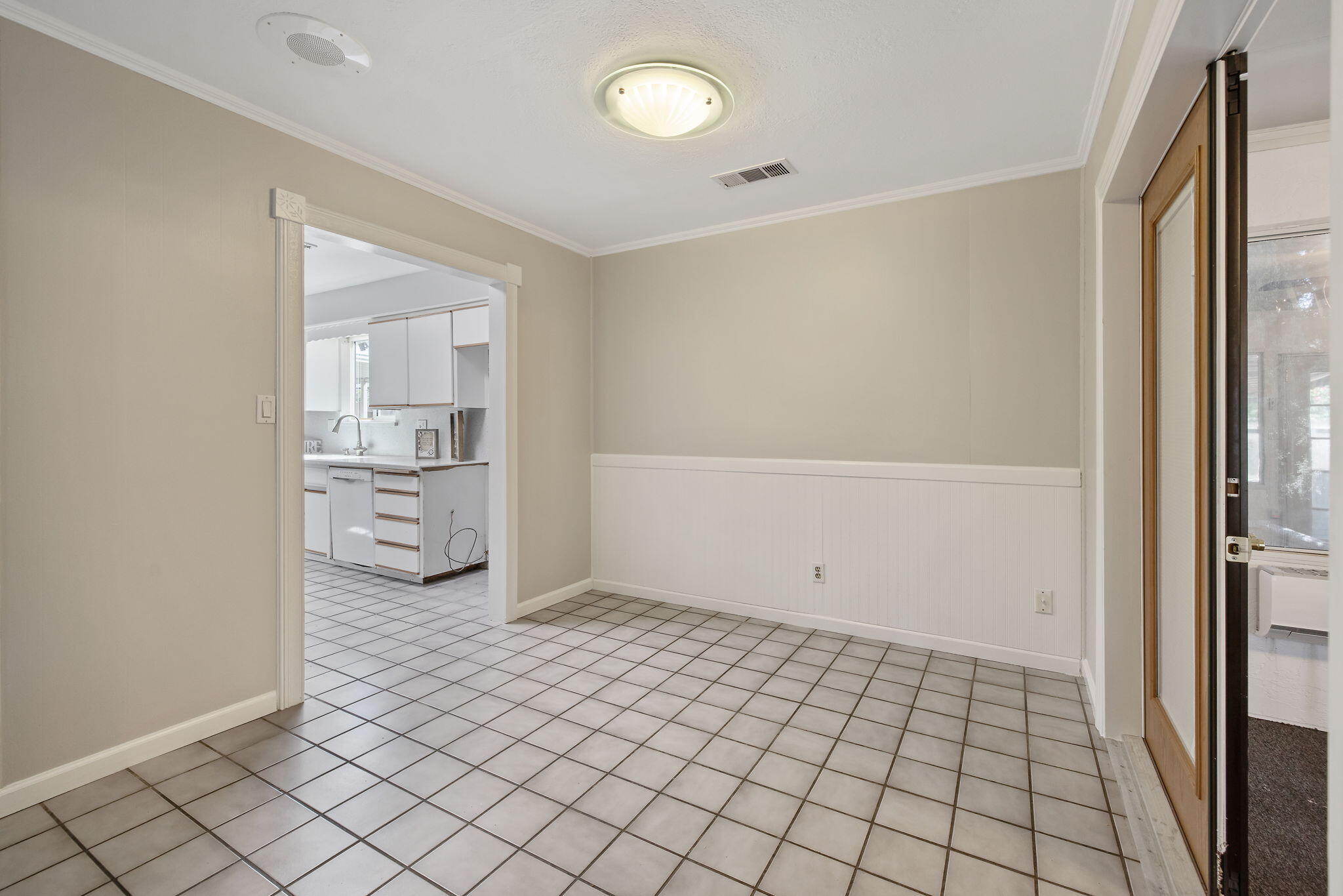 3325 W Laurel Ave, Visalia, CA 93277