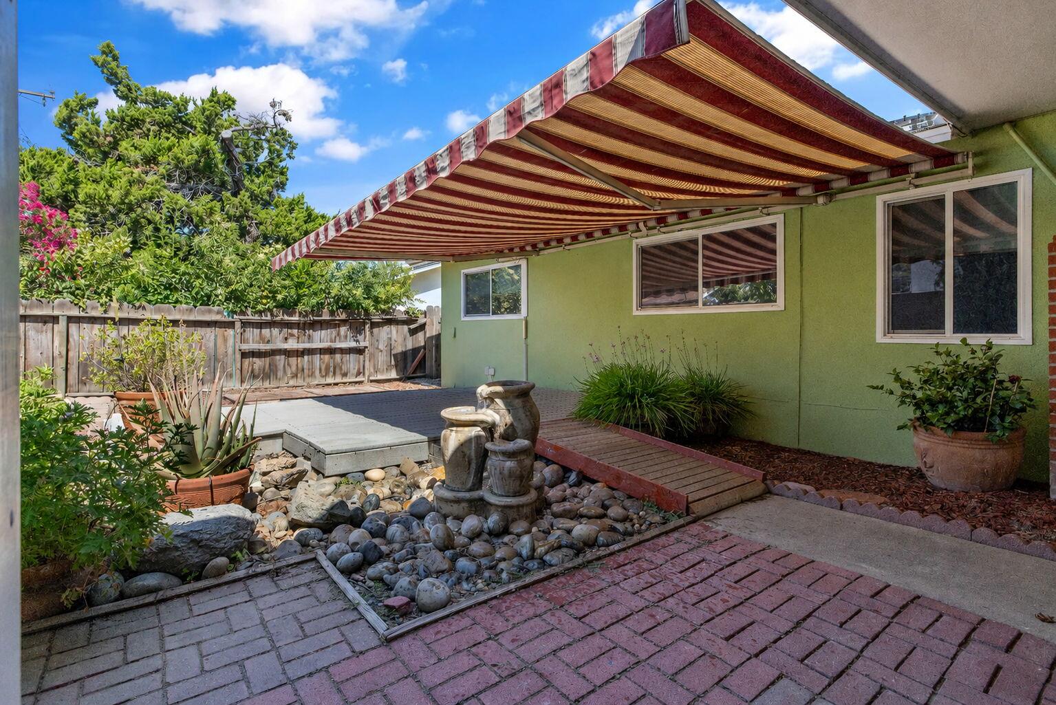 3325 W Laurel Ave, Visalia, CA 93277