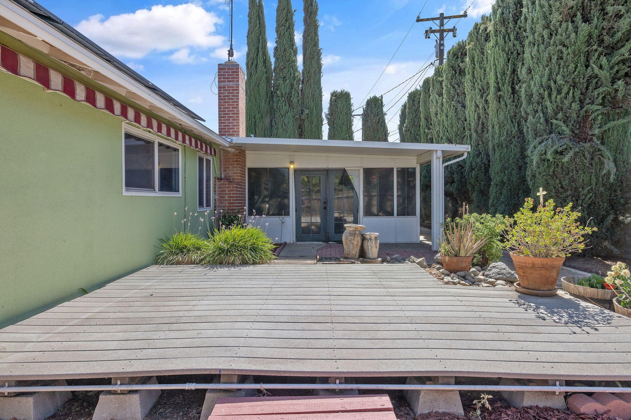 3325 W Laurel Ave, Visalia, CA 93277