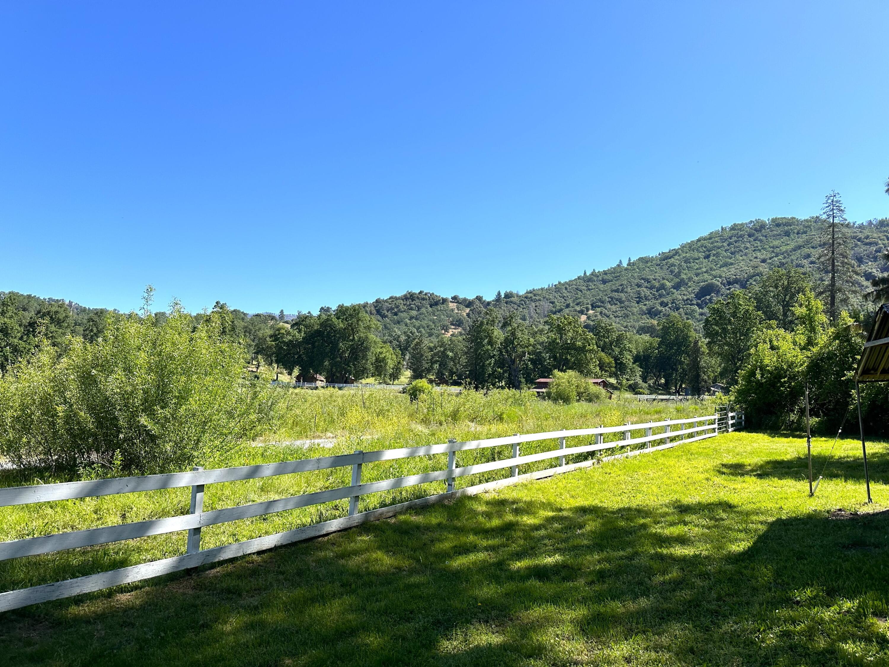 45288 Manter Meadow Dr, California Hot Springs, CA 93207