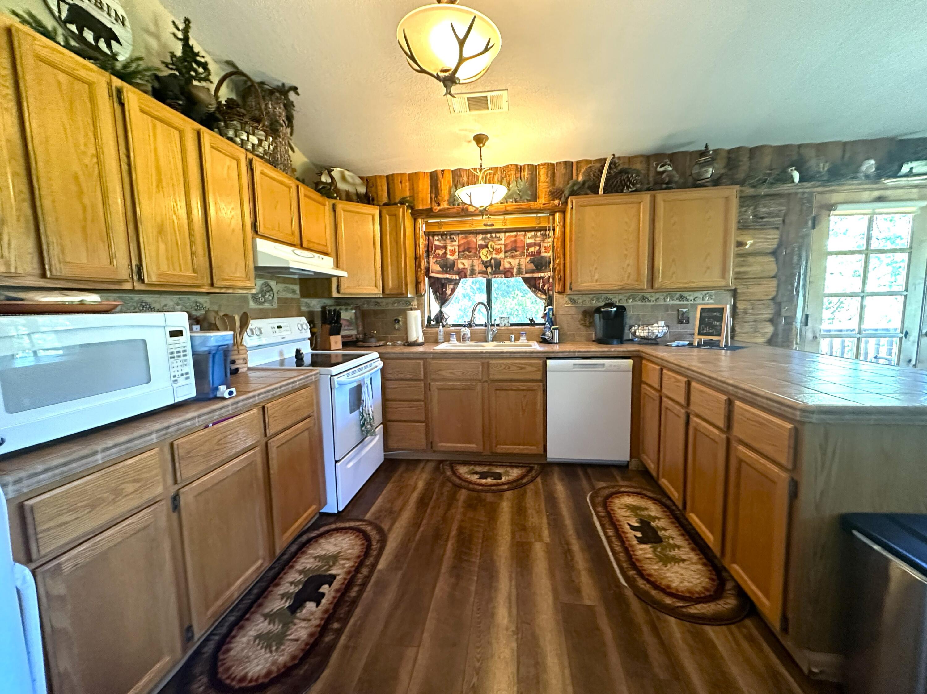 45288 Manter Meadow Dr, California Hot Springs, CA 93207