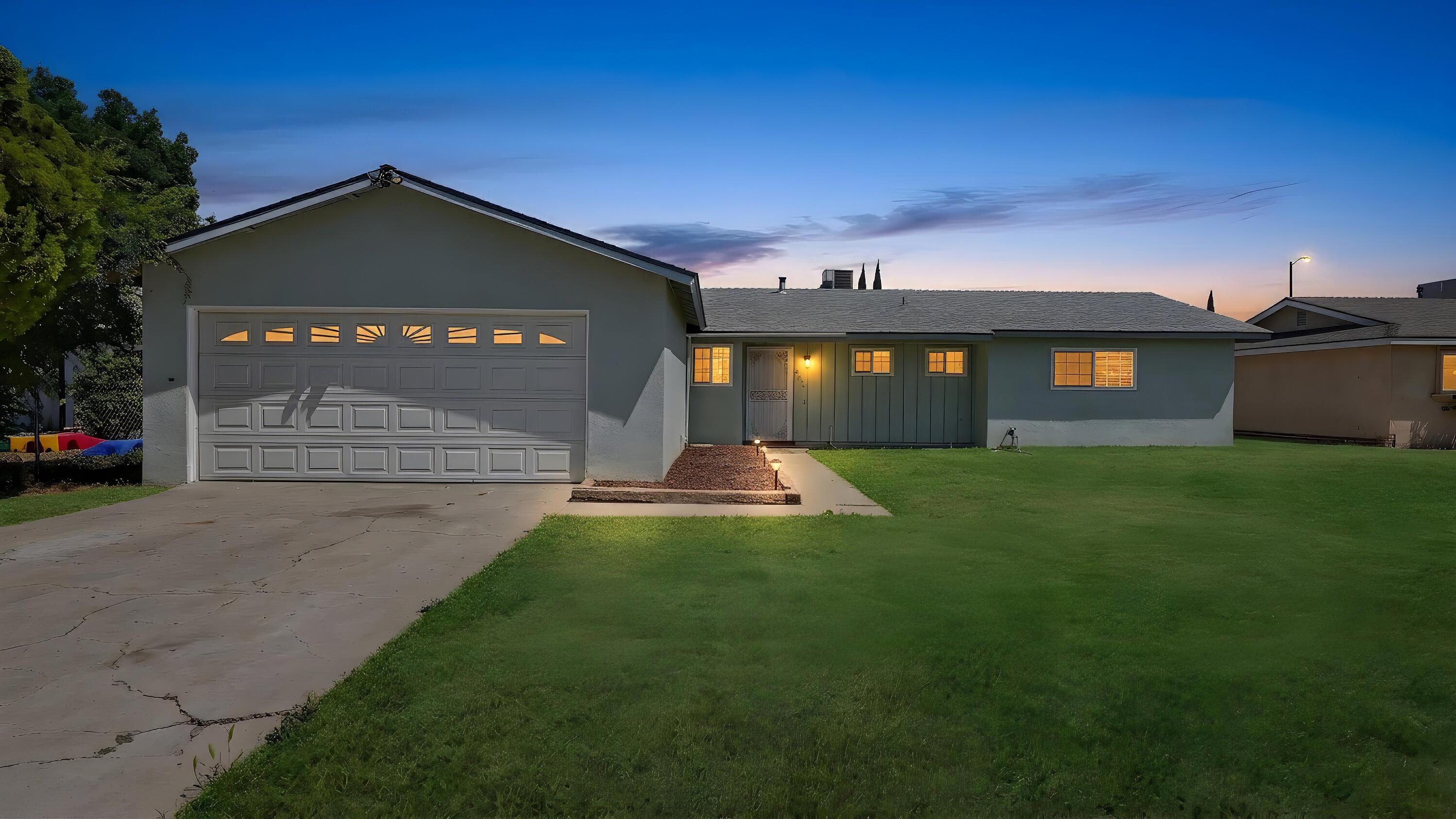 4200 W Whitendale Ave, Visalia, CA 93277