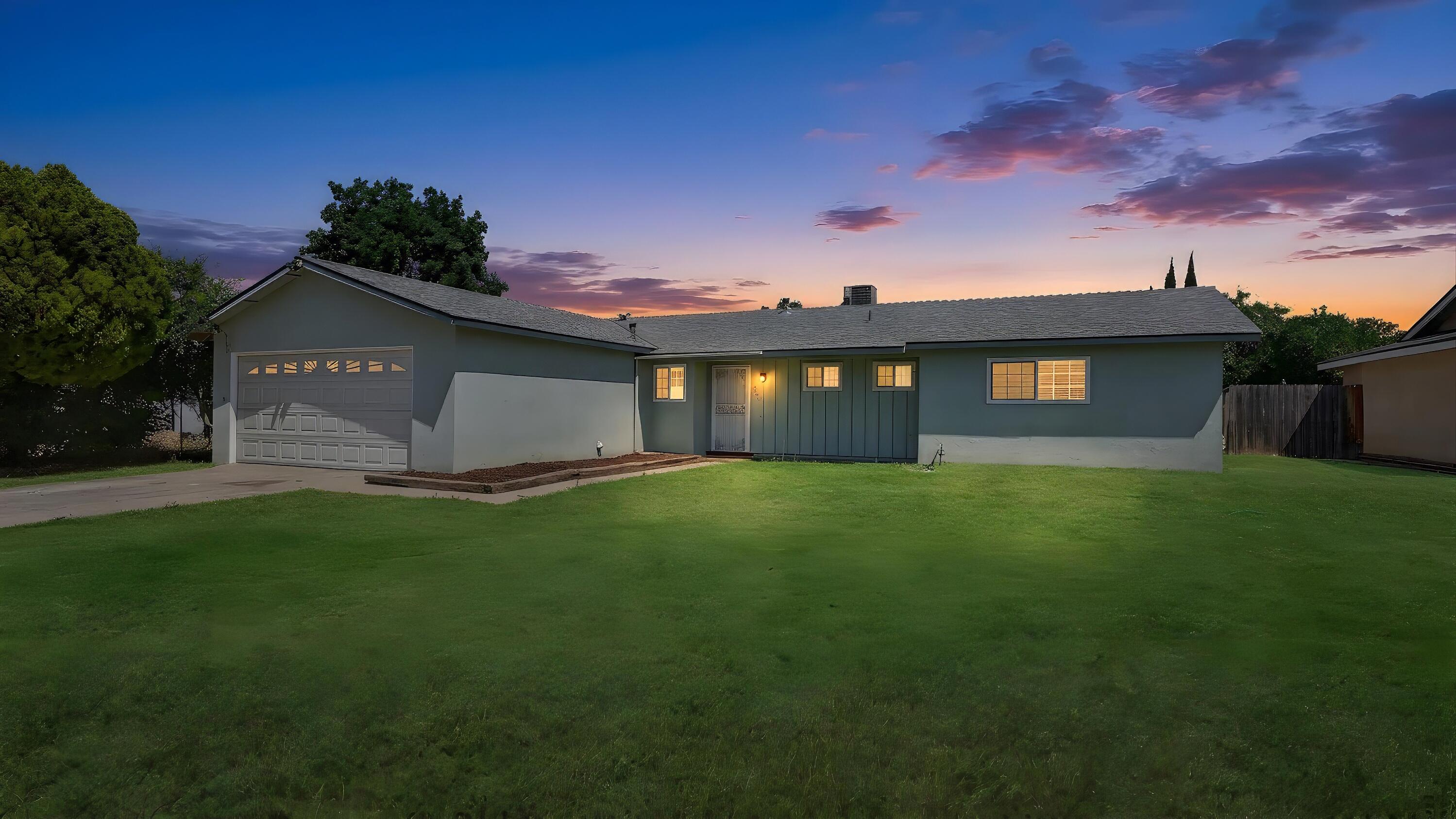 4200 W Whitendale Ave, Visalia, CA 93277