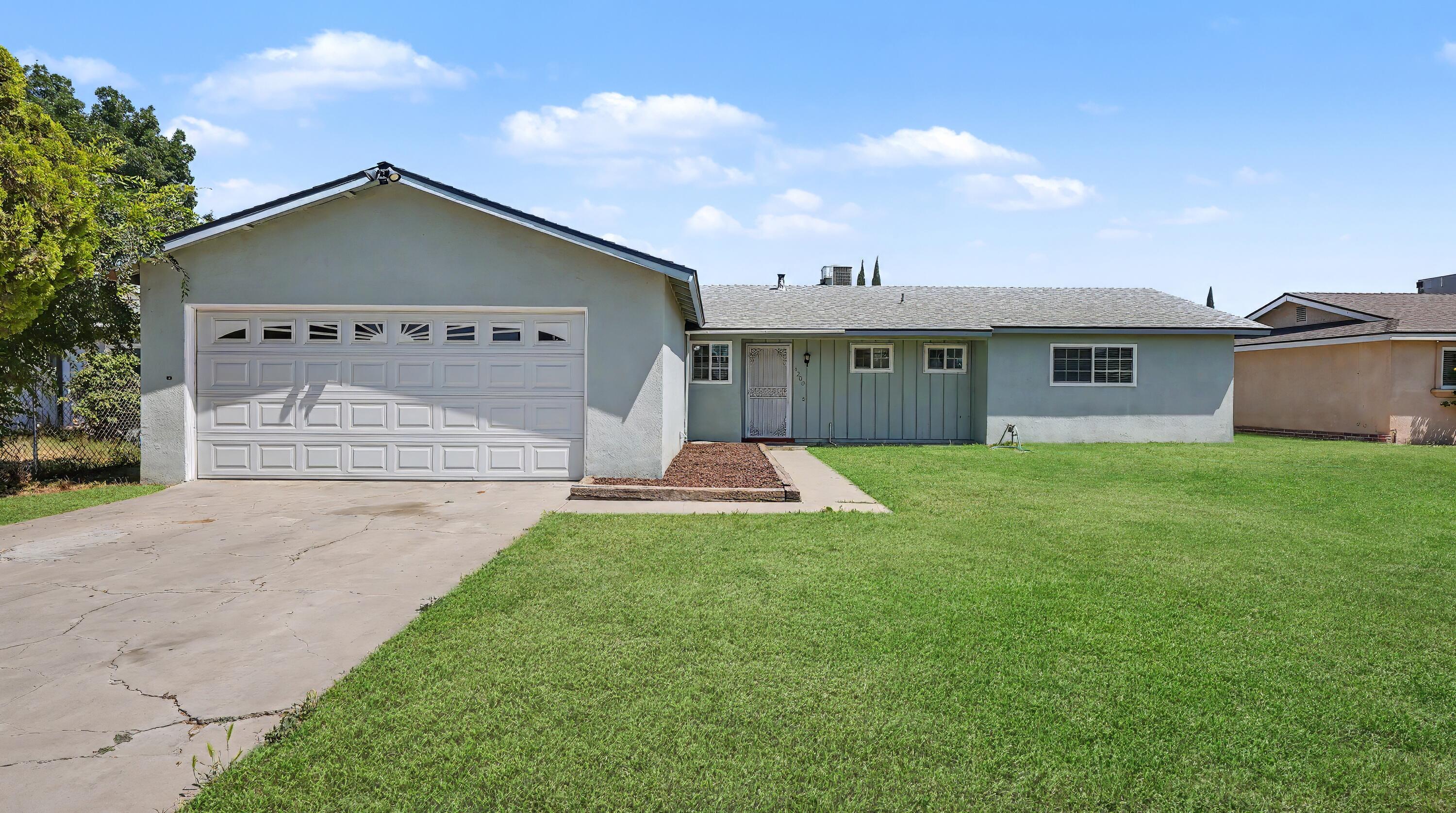 4200 W Whitendale Ave, Visalia, CA 93277