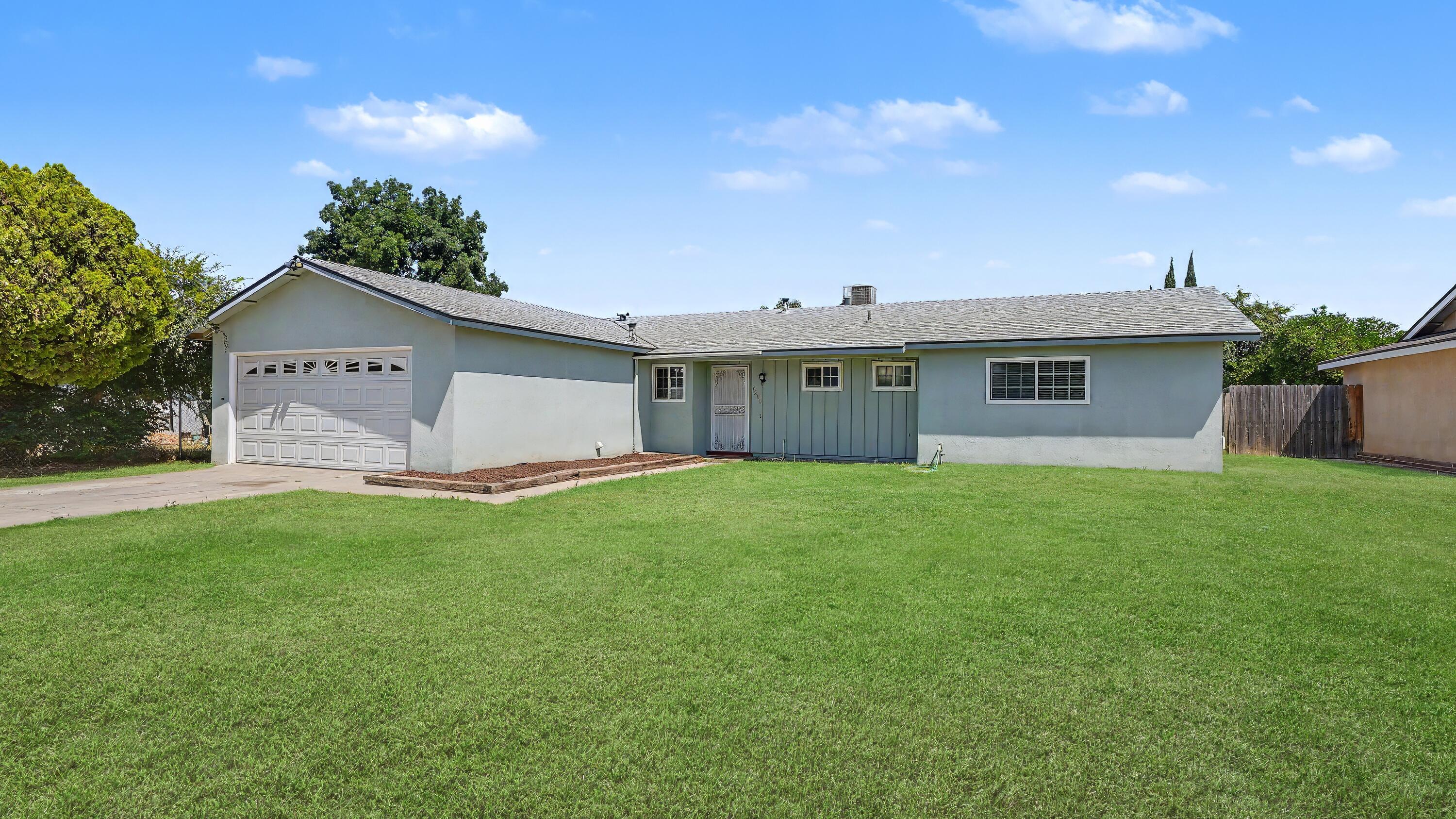 4200 W Whitendale Ave, Visalia, CA 93277