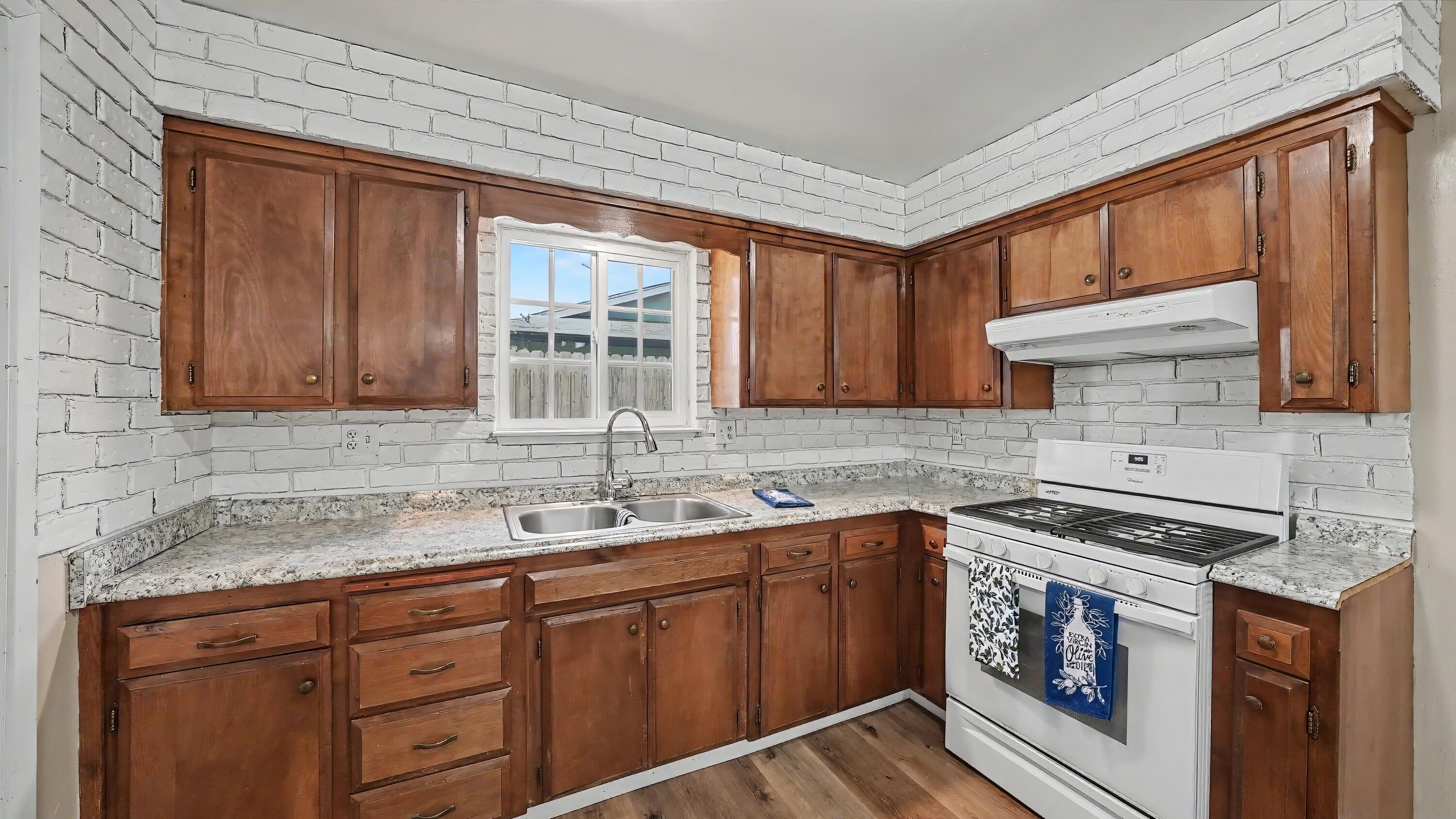 4200 W Whitendale Ave, Visalia, CA 93277
