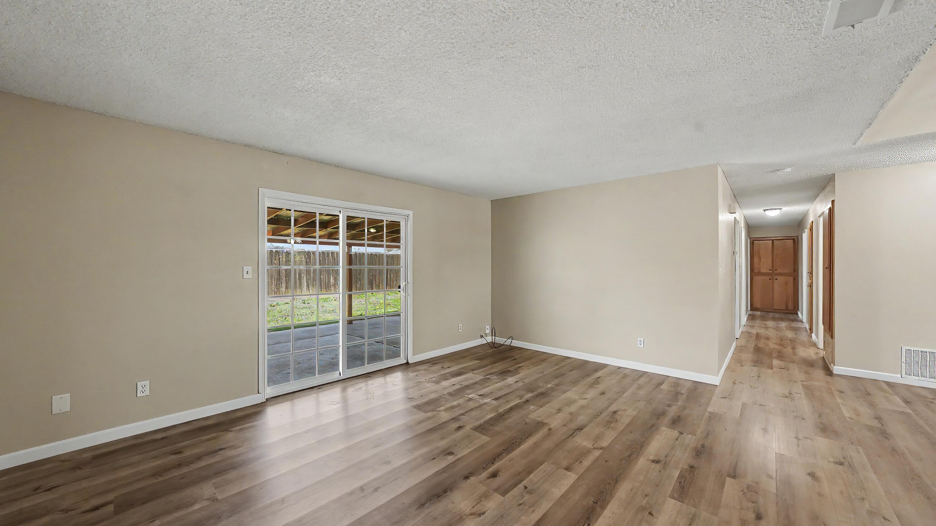 4200 W Whitendale Ave, Visalia, CA 93277
