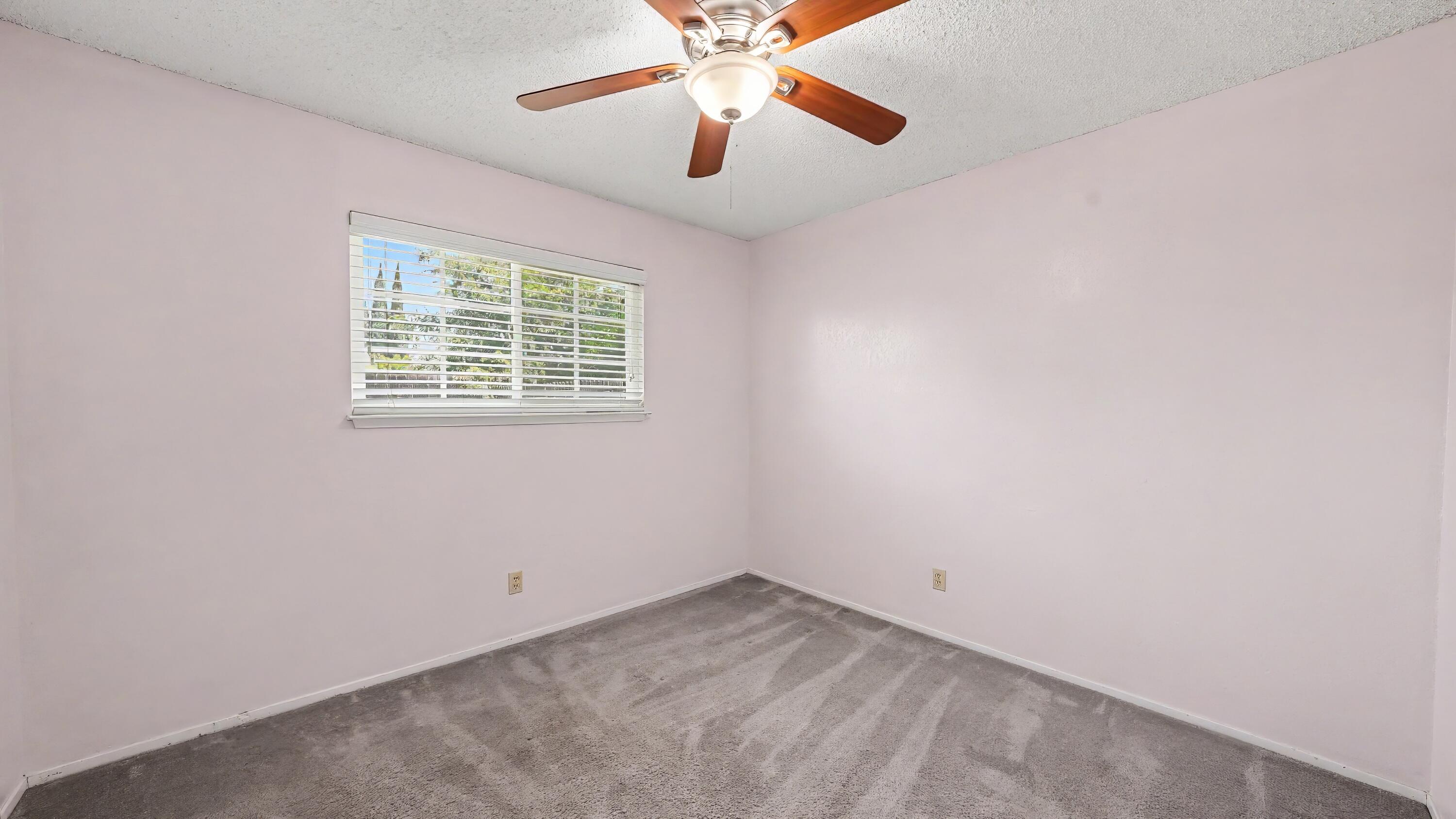 4200 W Whitendale Ave, Visalia, CA 93277