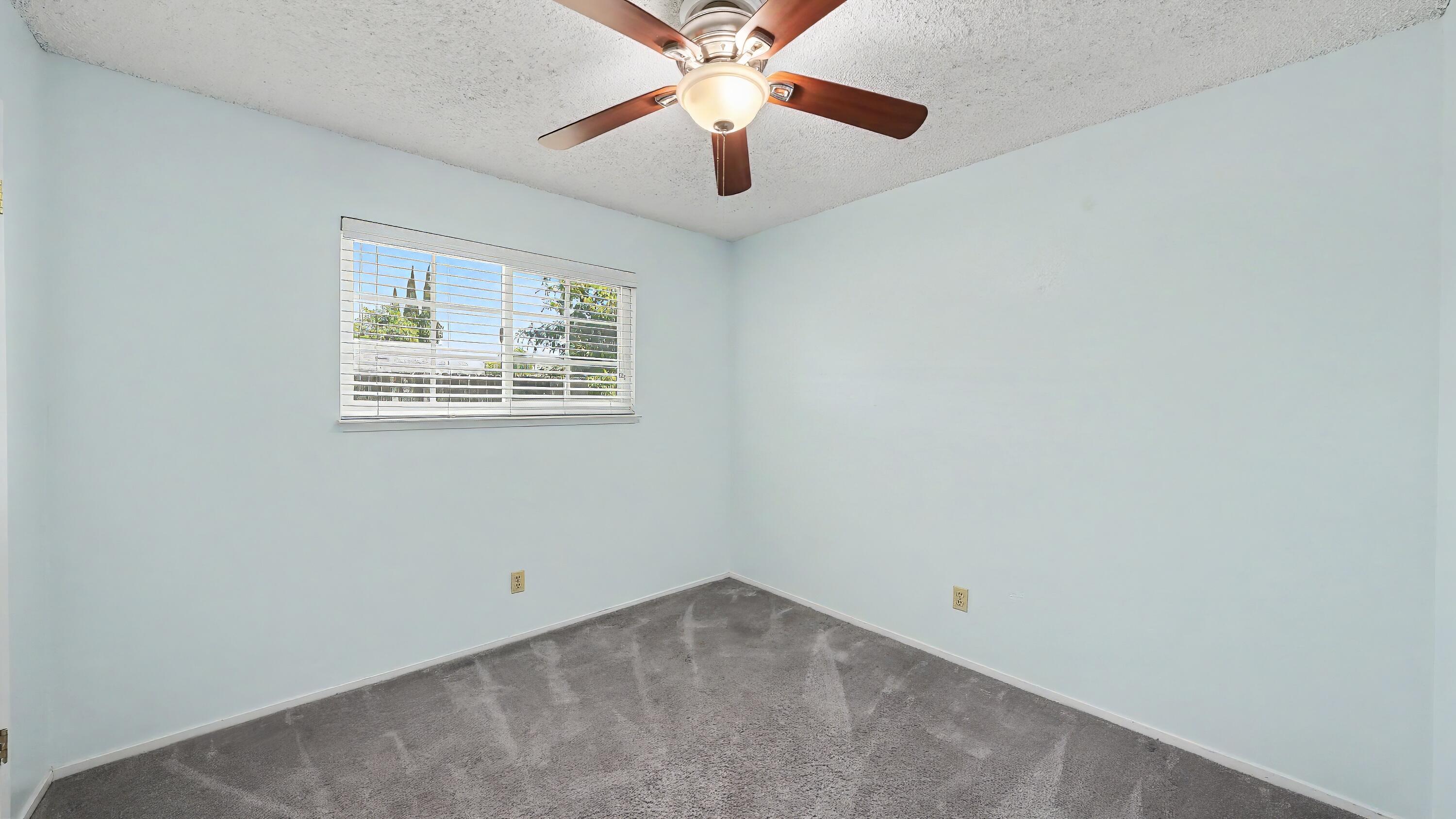 4200 W Whitendale Ave, Visalia, CA 93277