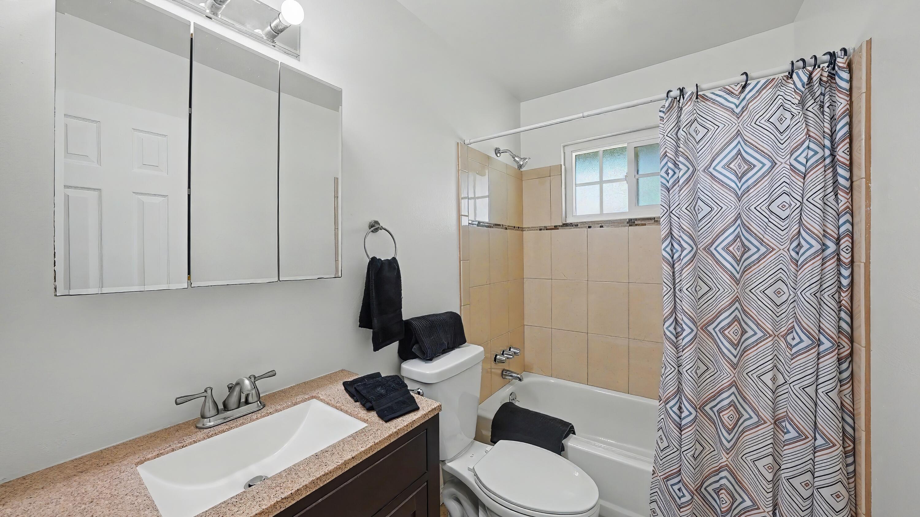 4200 W Whitendale Ave, Visalia, CA 93277