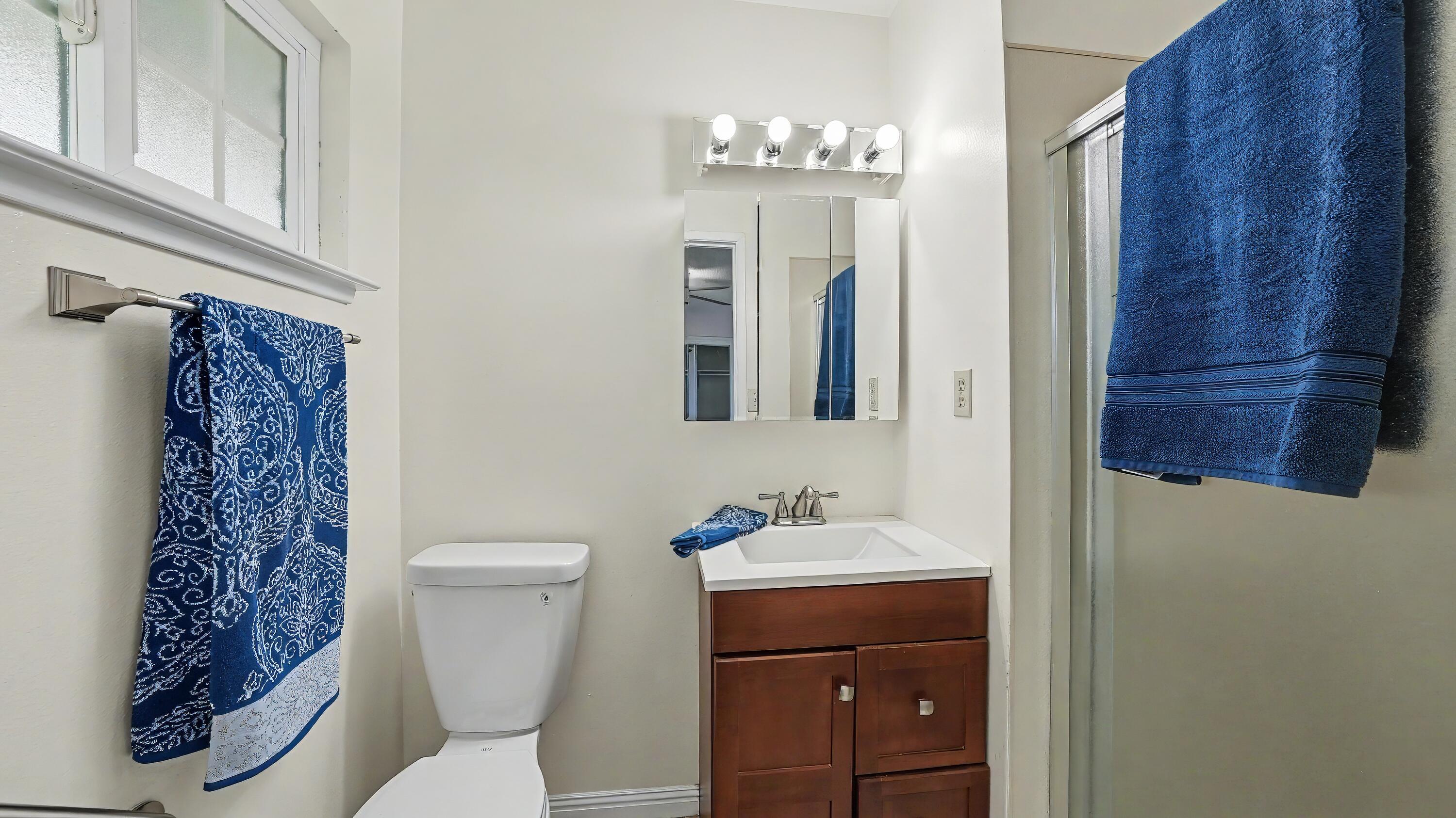 4200 W Whitendale Ave, Visalia, CA 93277