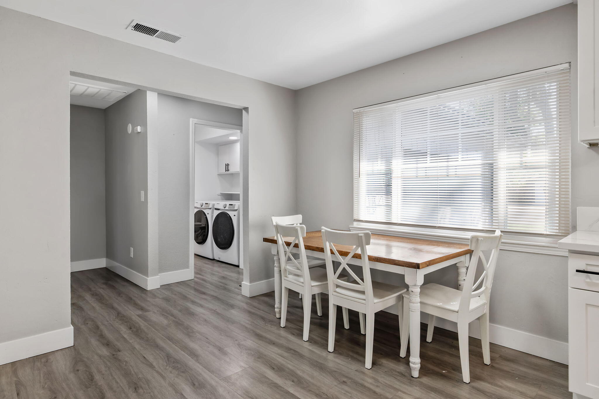 2424 W Fairview Ct, Visalia, CA 93277
