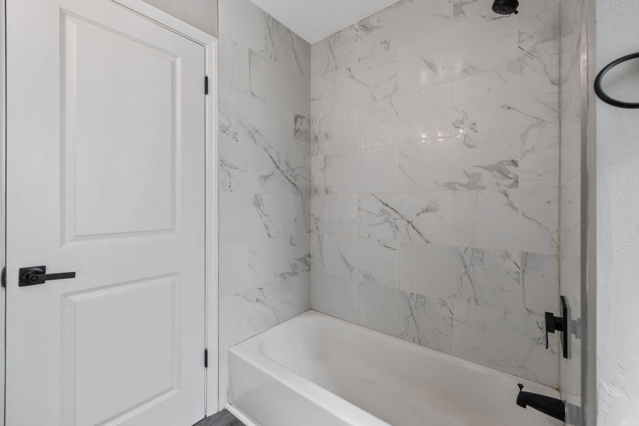 2424 W Fairview Ct, Visalia, CA 93277