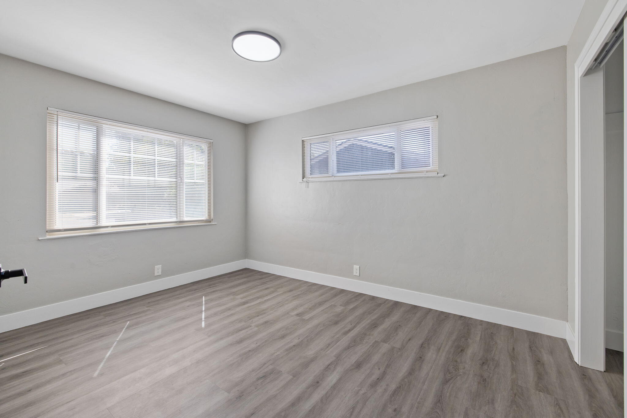 2424 W Fairview Ct, Visalia, CA 93277
