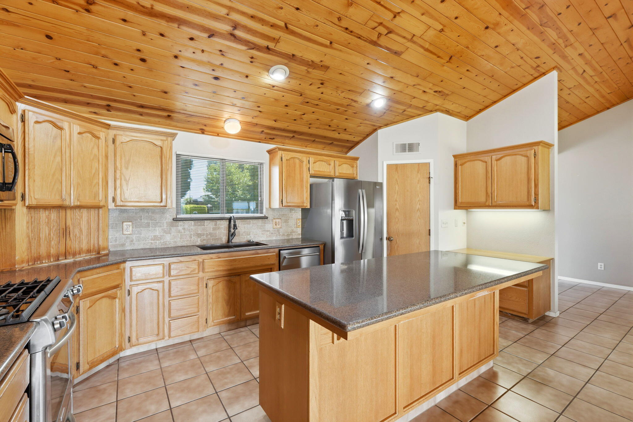 31121 Tower Rd, Visalia, CA 93292