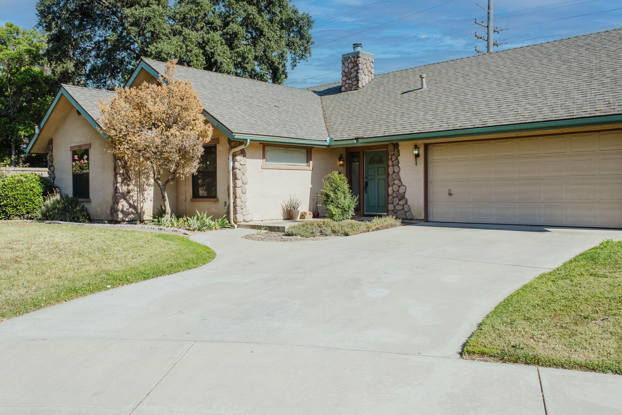 4109 W Mission Ct, Visalia, CA 93277