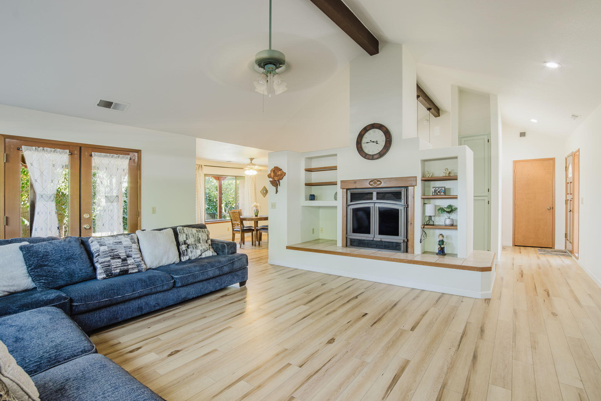 4109 W Mission Ct, Visalia, CA 93277