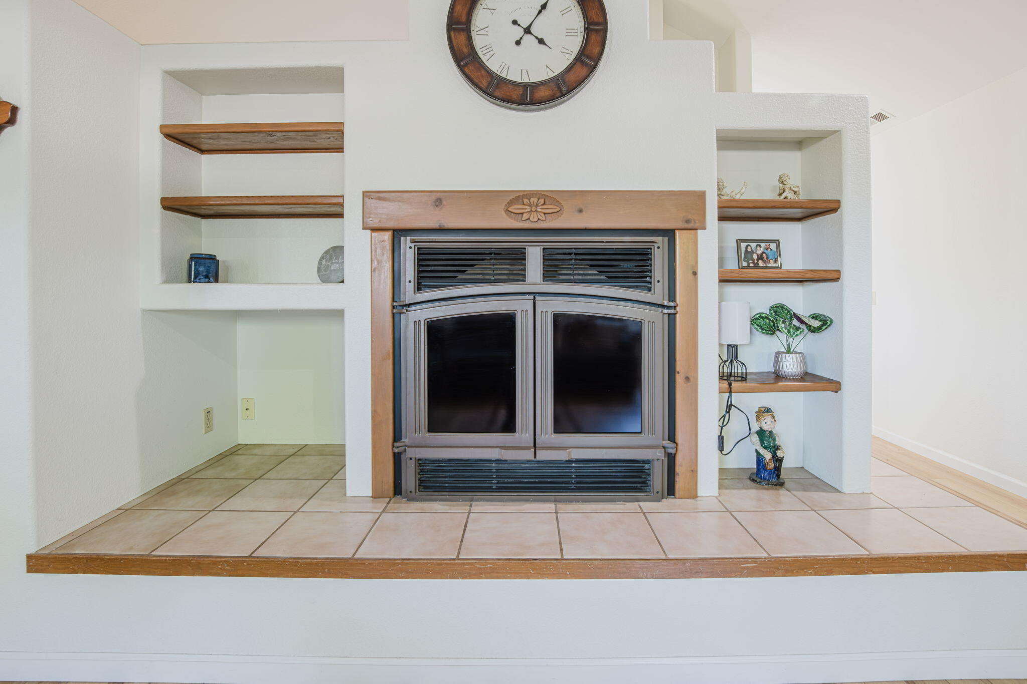 4109 W Mission Ct, Visalia, CA 93277