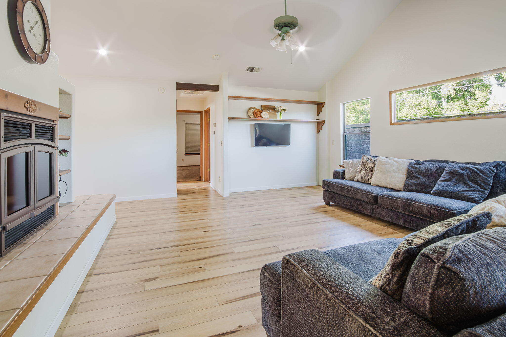 4109 W Mission Ct, Visalia, CA 93277