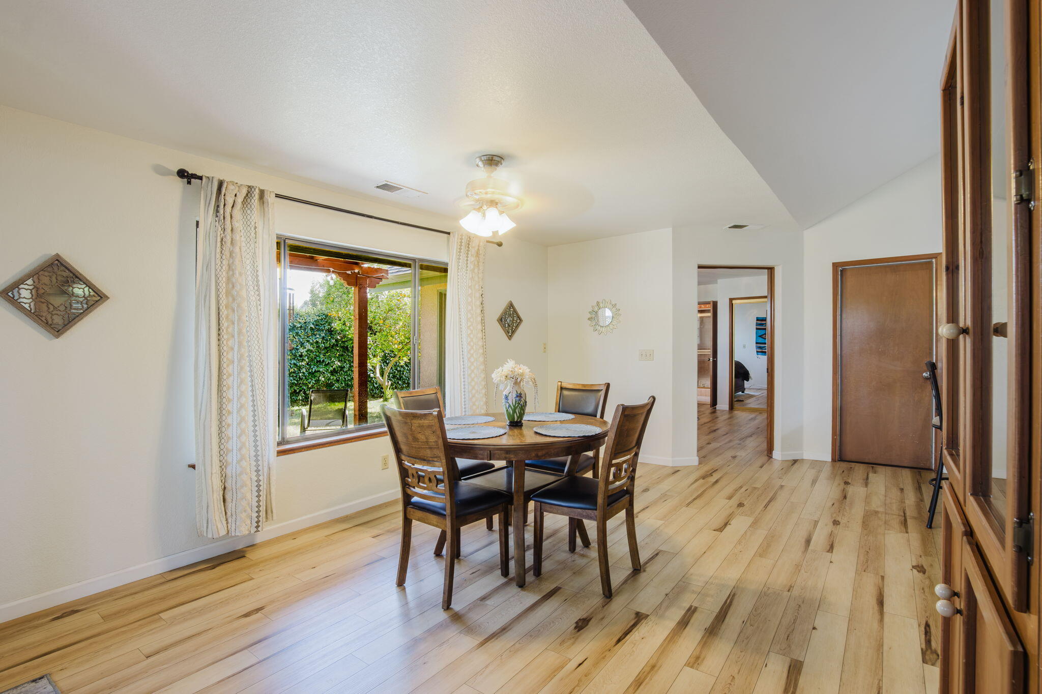 4109 W Mission Ct, Visalia, CA 93277