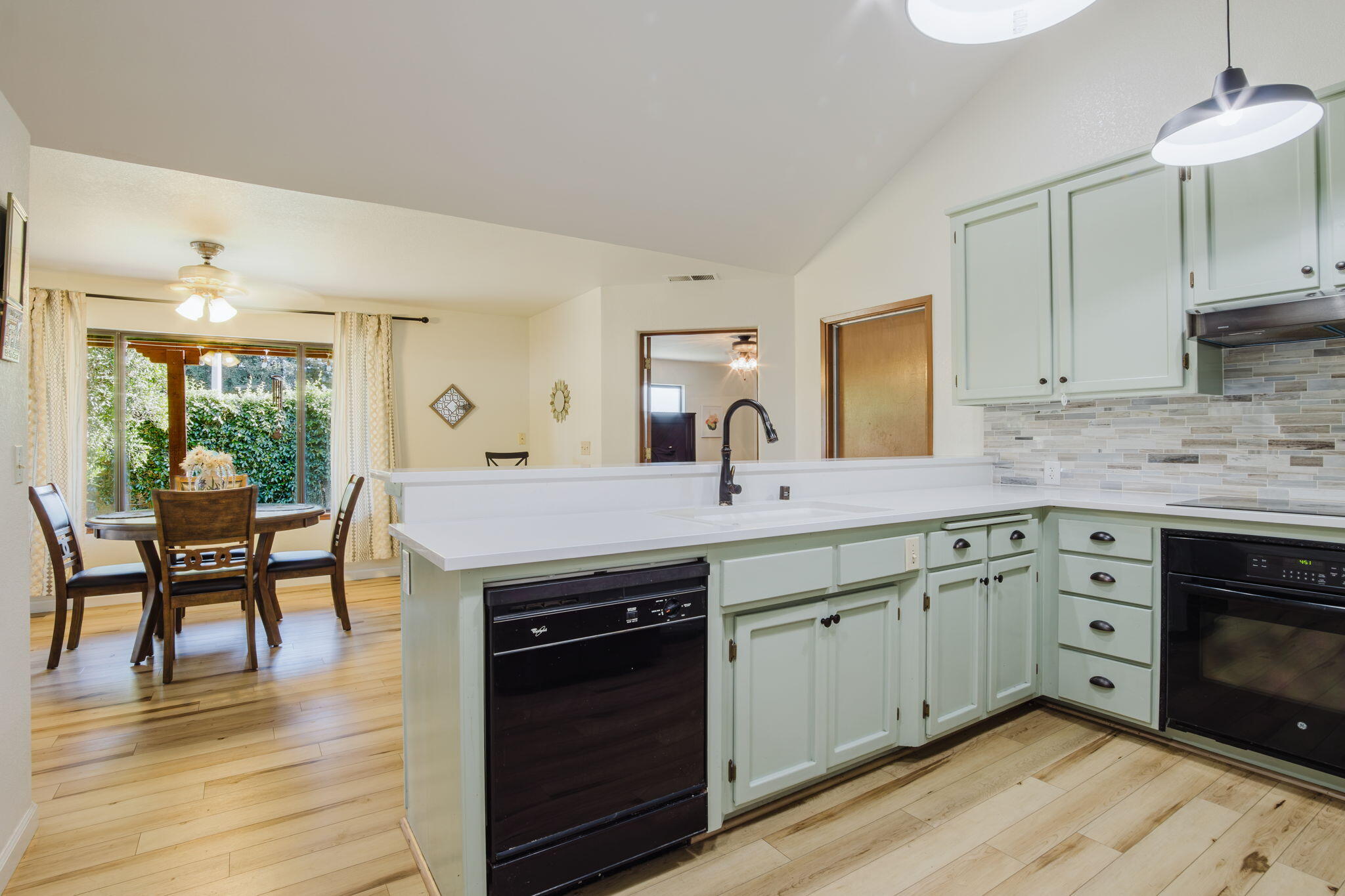 4109 W Mission Ct, Visalia, CA 93277