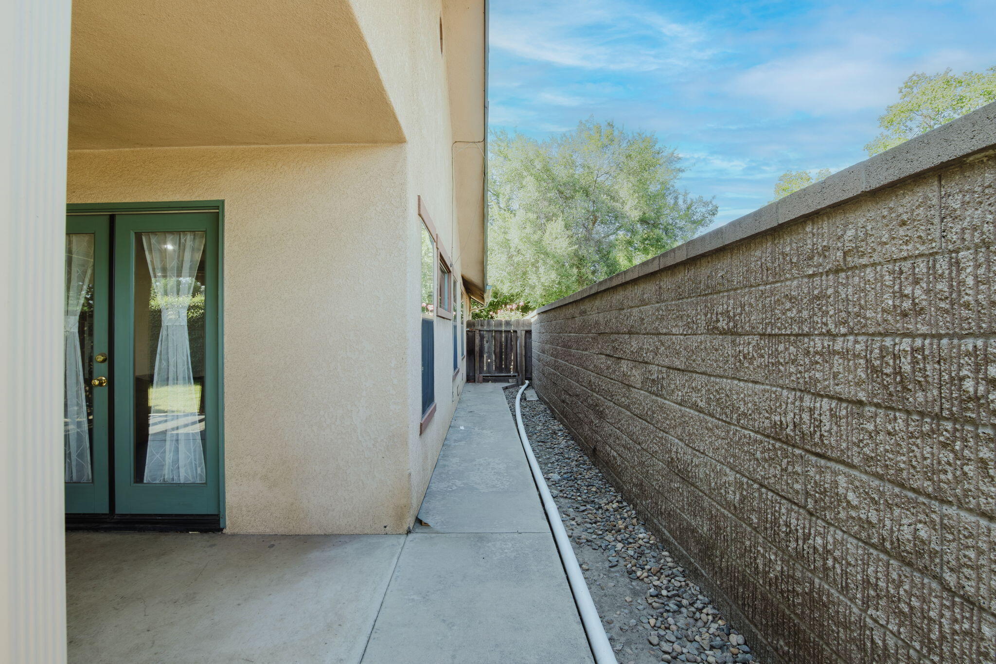 4109 W Mission Ct, Visalia, CA 93277