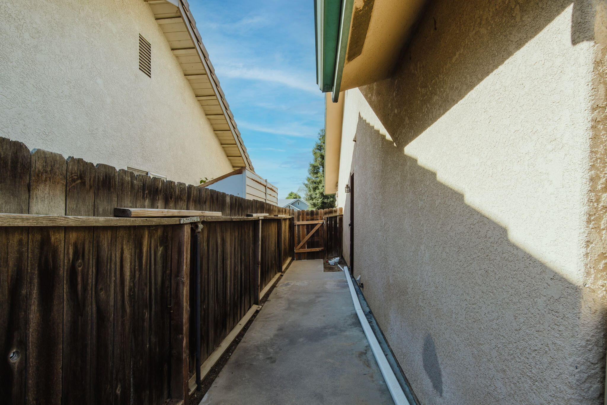4109 W Mission Ct, Visalia, CA 93277