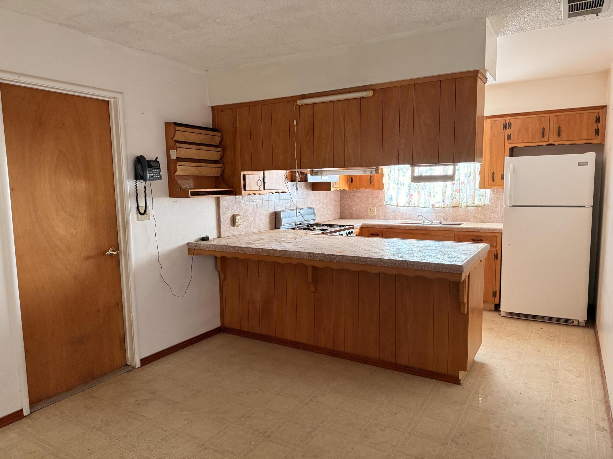 2263 E Cleo Ave, Porterville, CA 93257