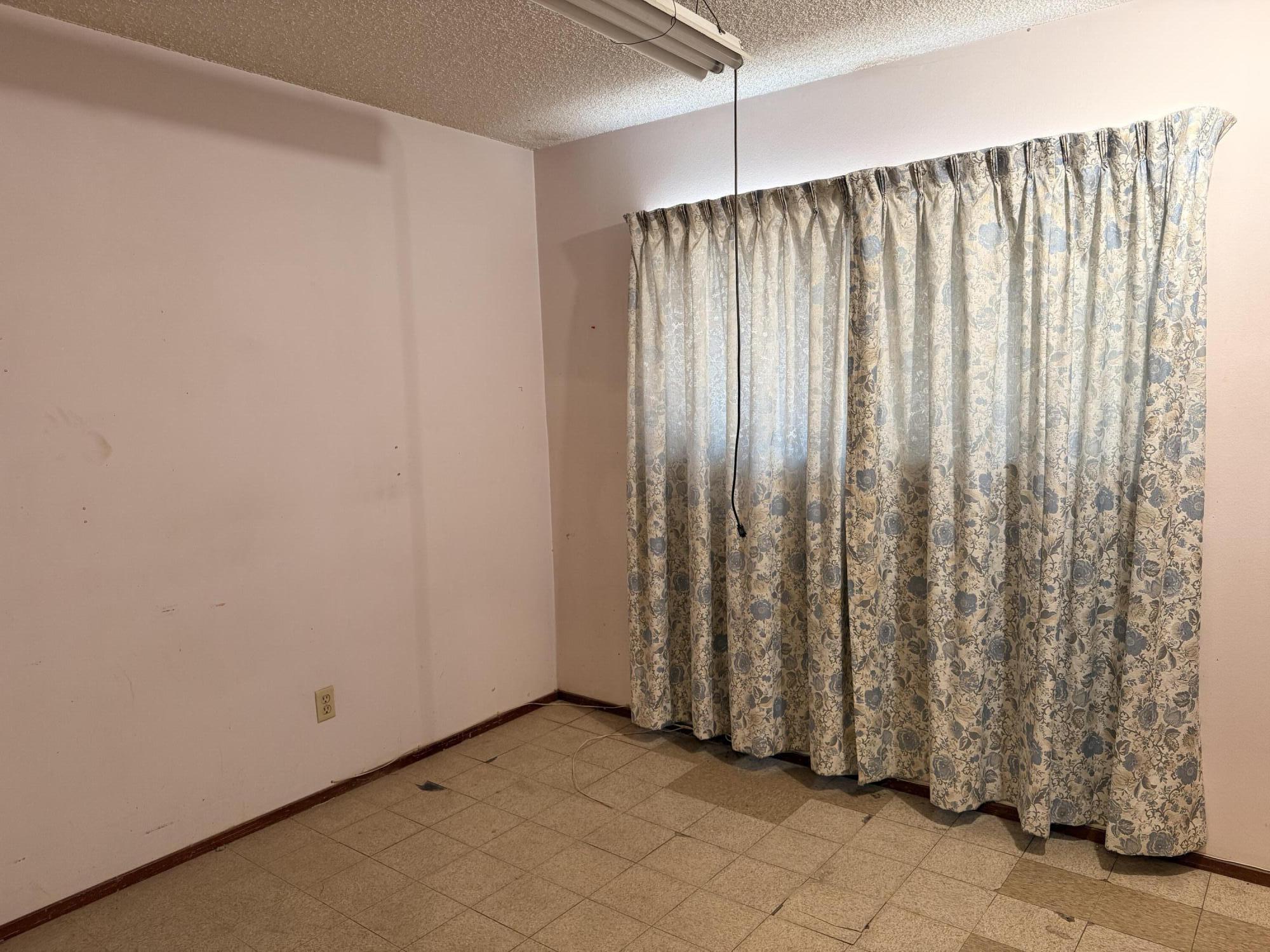 2263 E Cleo Ave, Porterville, CA 93257