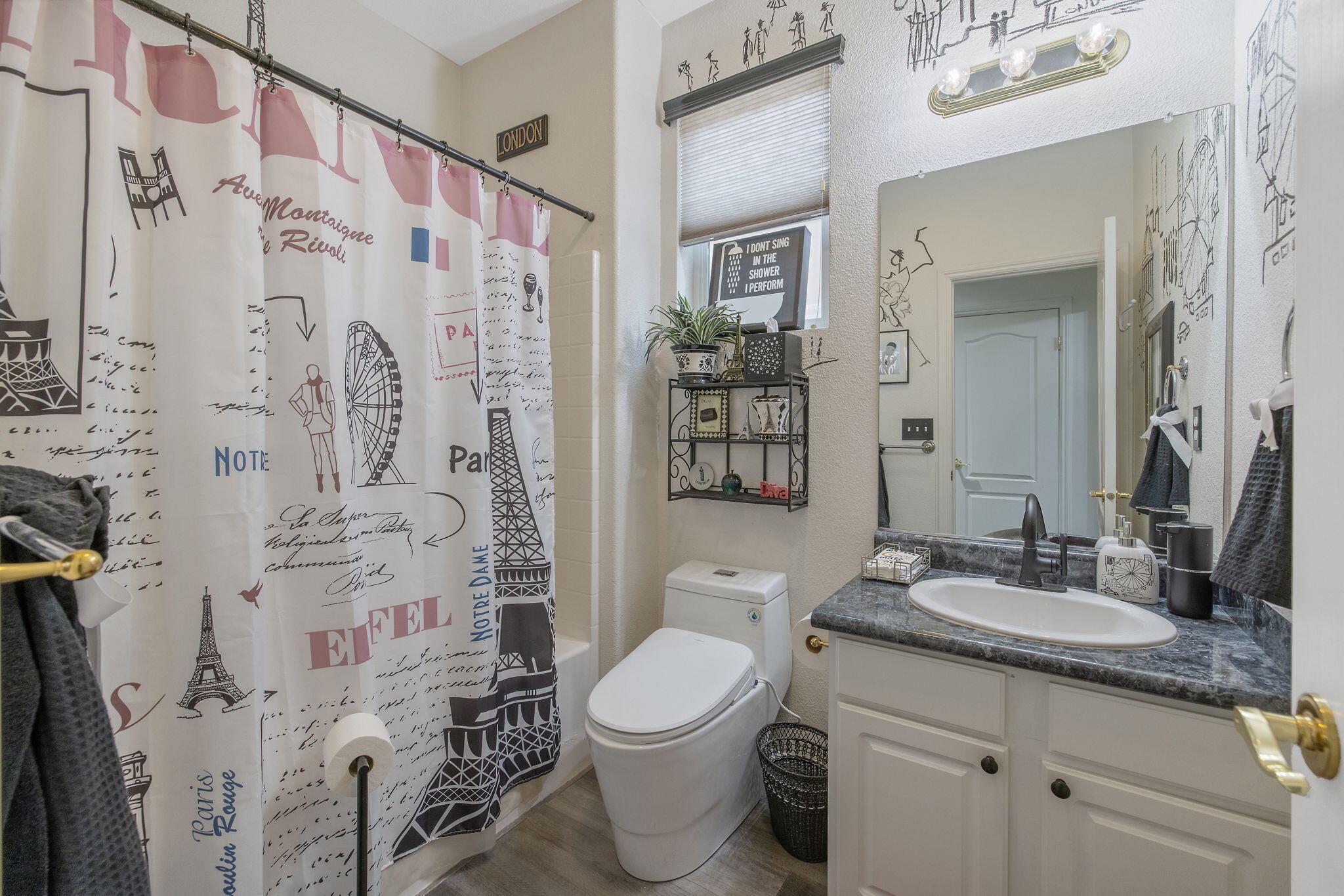 4217 W Elowin Ct, Visalia, CA 93291