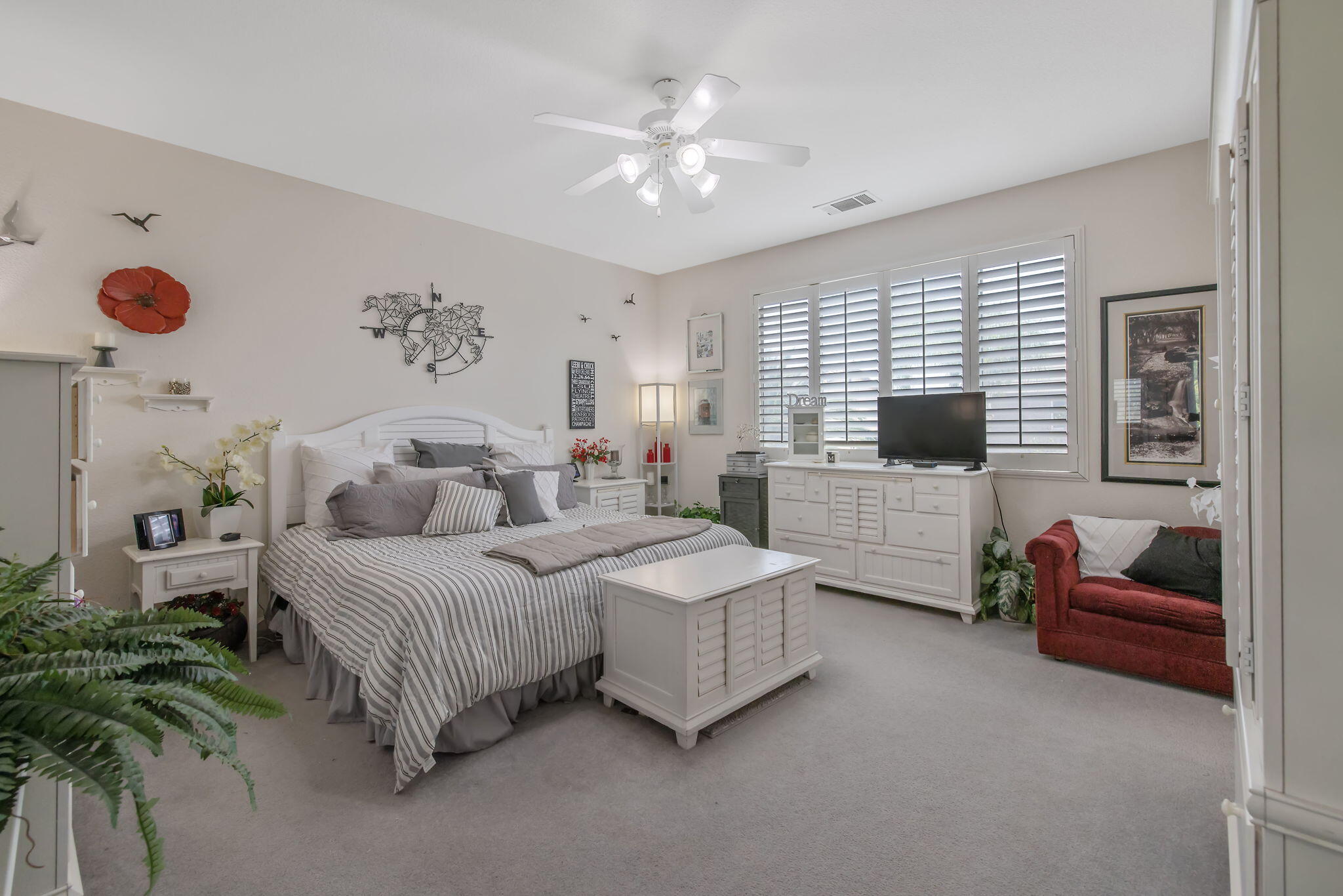 4217 W Elowin Ct, Visalia, CA 93291