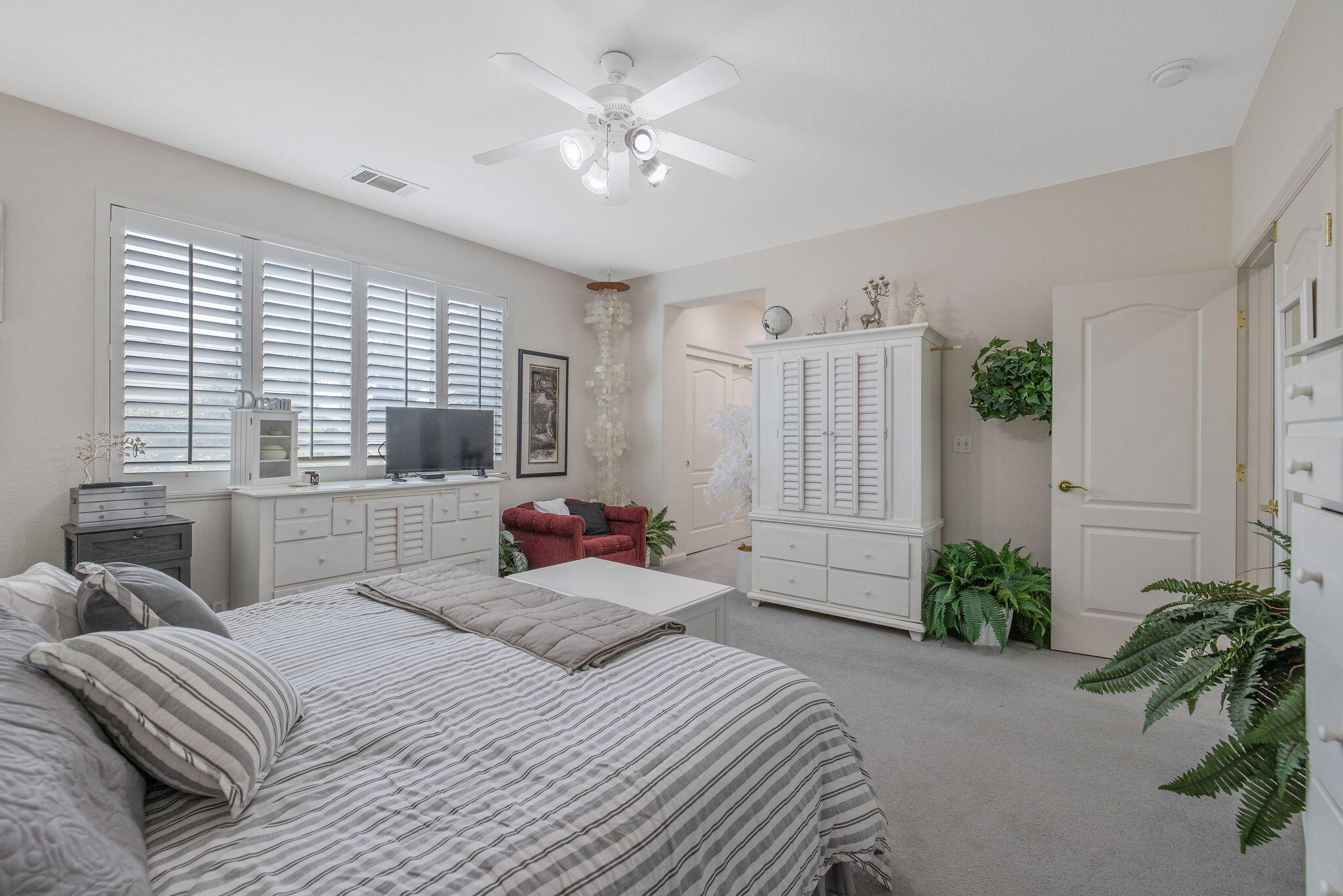 4217 W Elowin Ct, Visalia, CA 93291