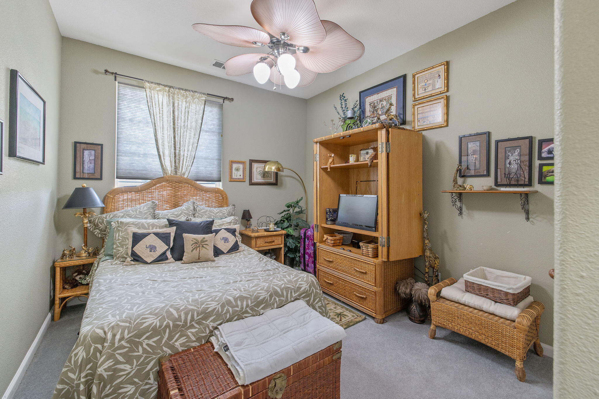 4217 W Elowin Ct, Visalia, CA 93291