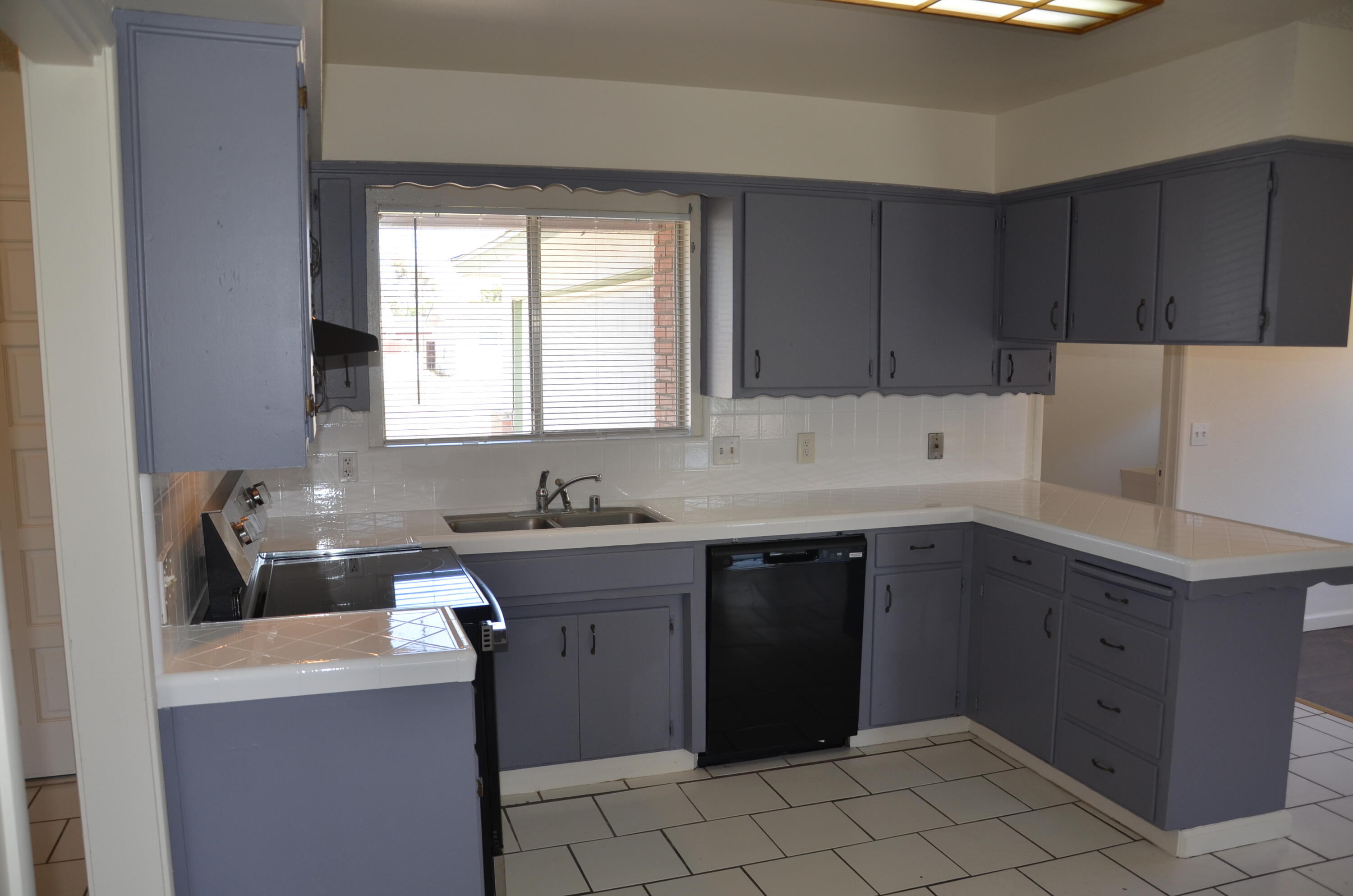 339 W Spring Ln, Lemoore, CA 93245