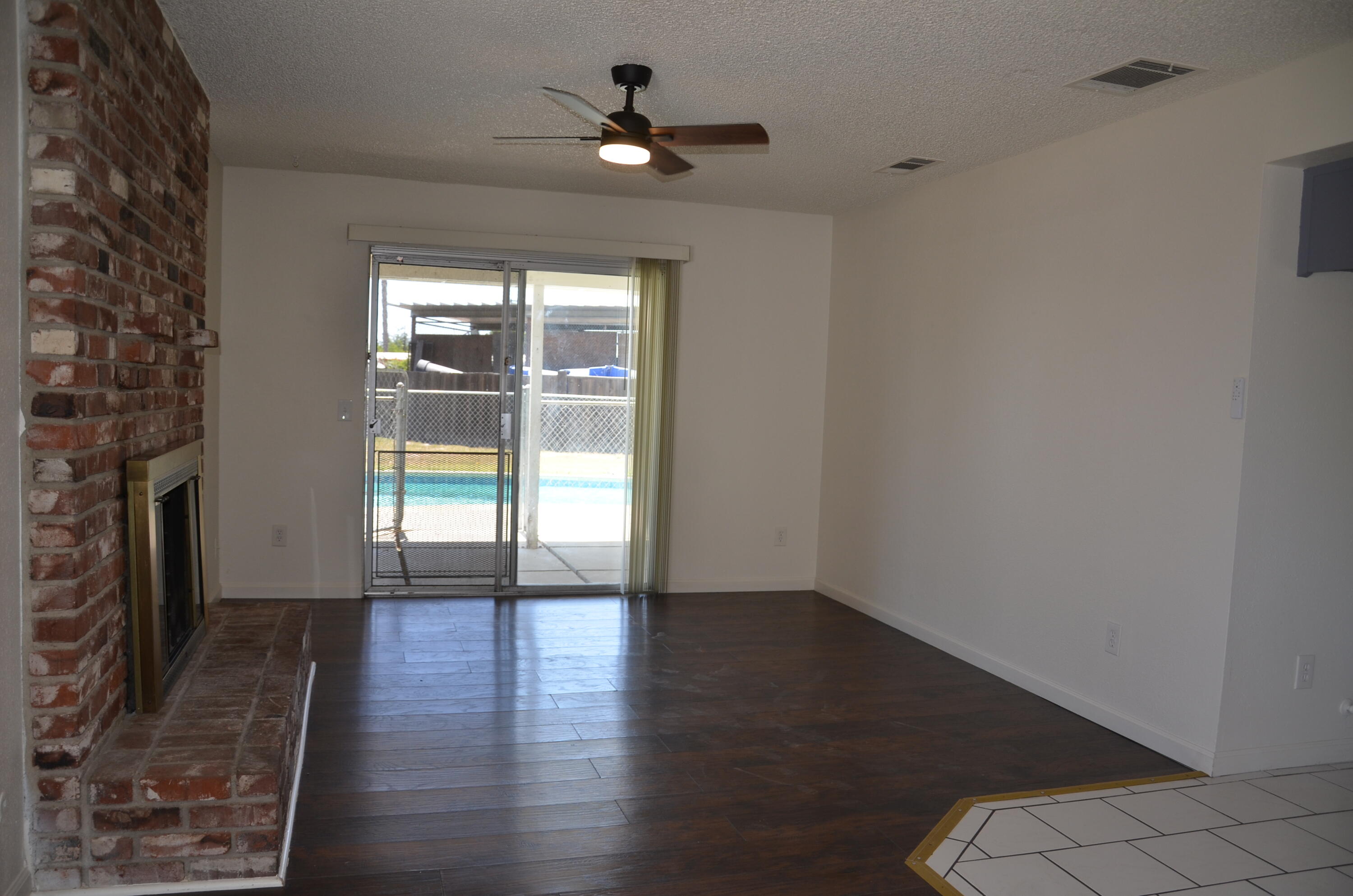 339 W Spring Ln, Lemoore, CA 93245