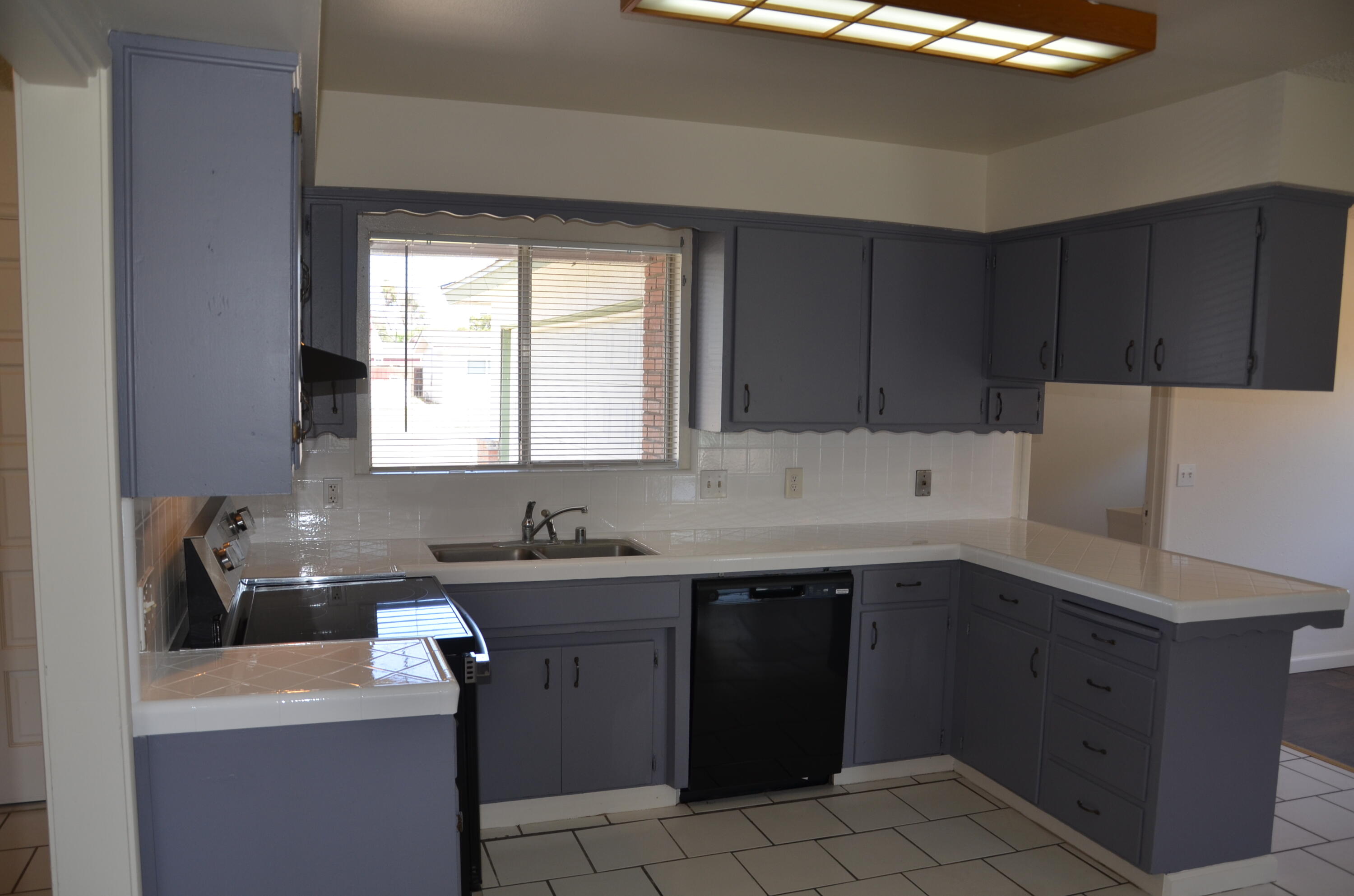 339 W Spring Ln, Lemoore, CA 93245