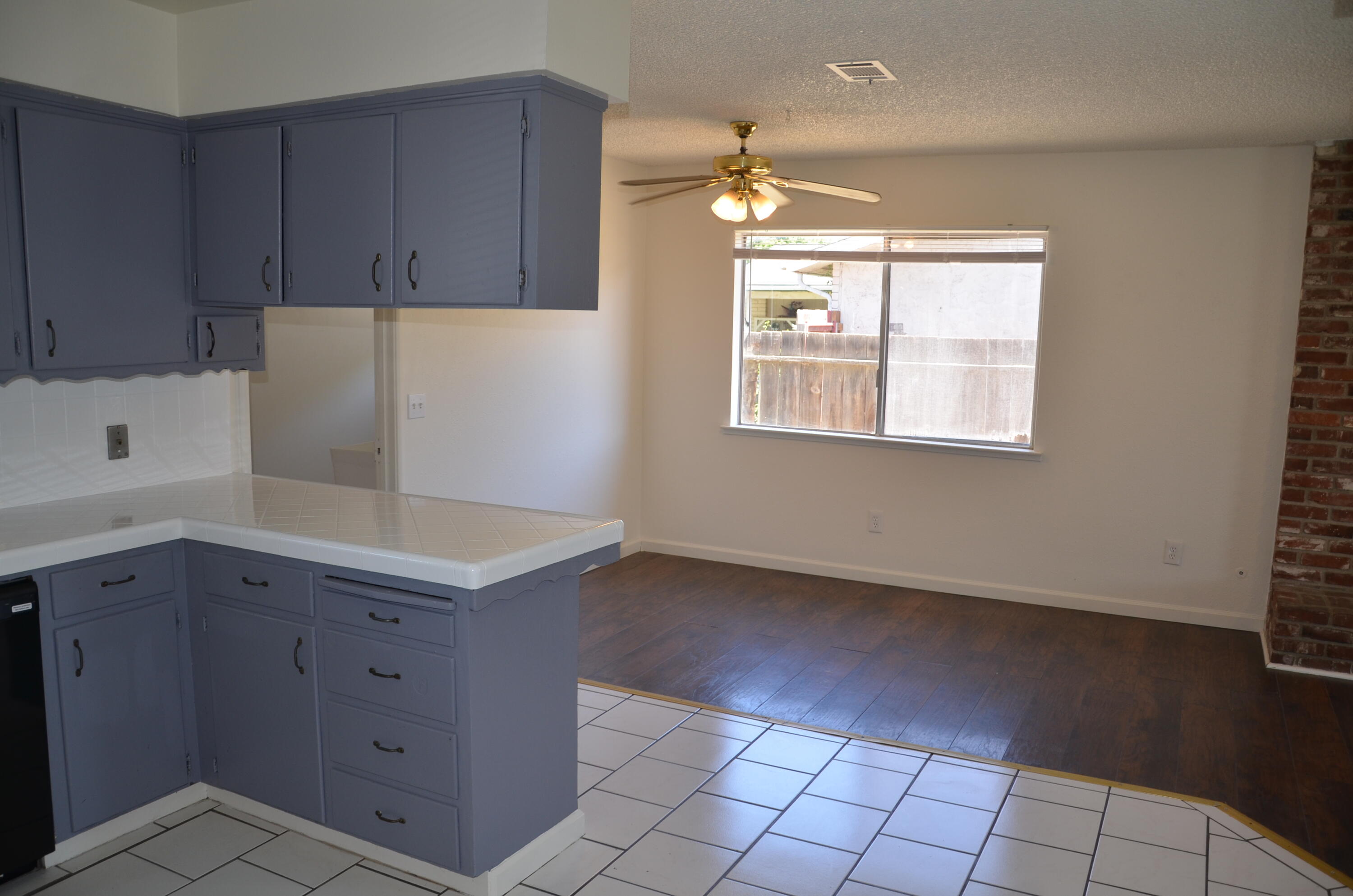 339 W Spring Ln, Lemoore, CA 93245