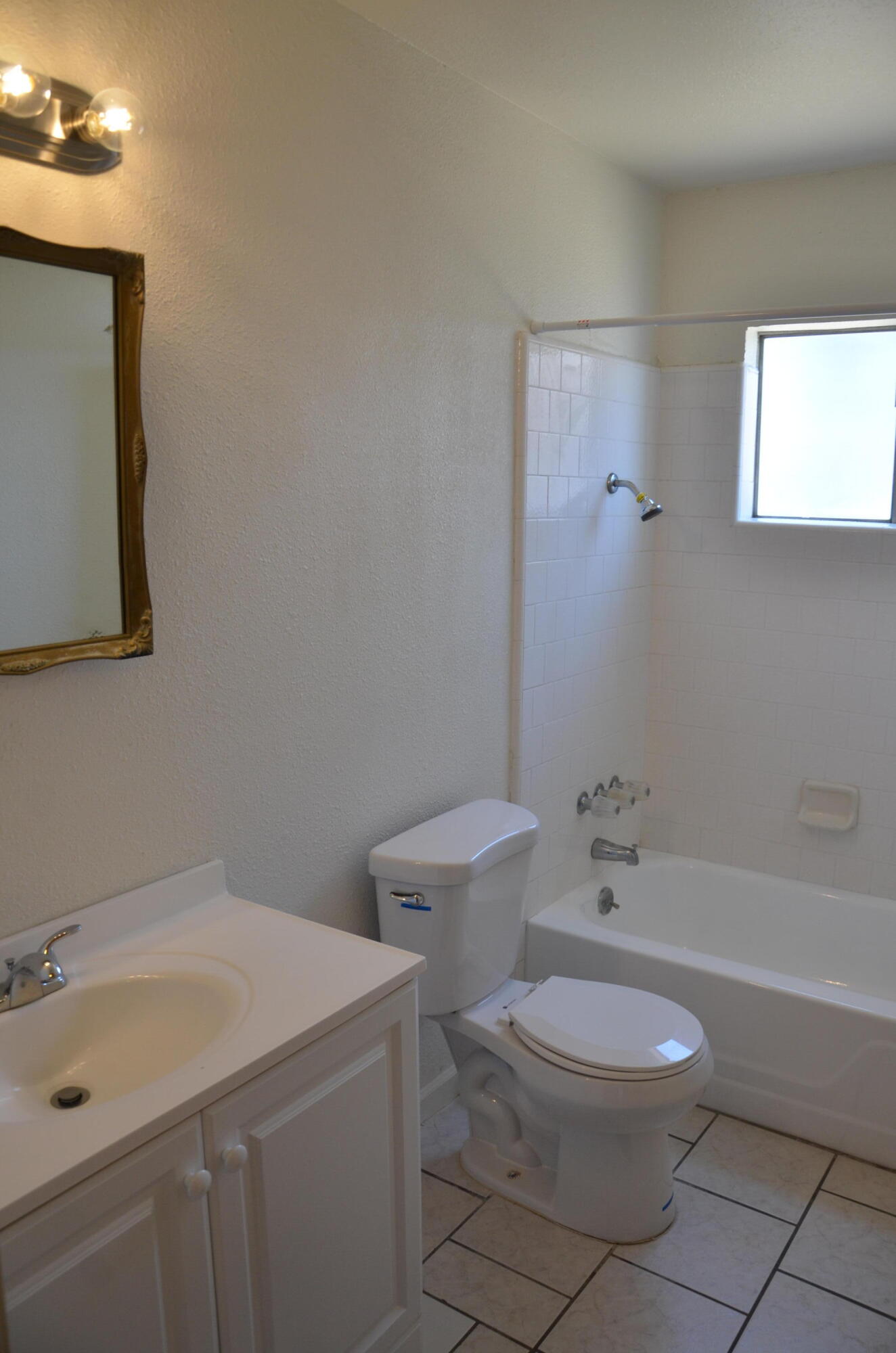 339 W Spring Ln, Lemoore, CA 93245