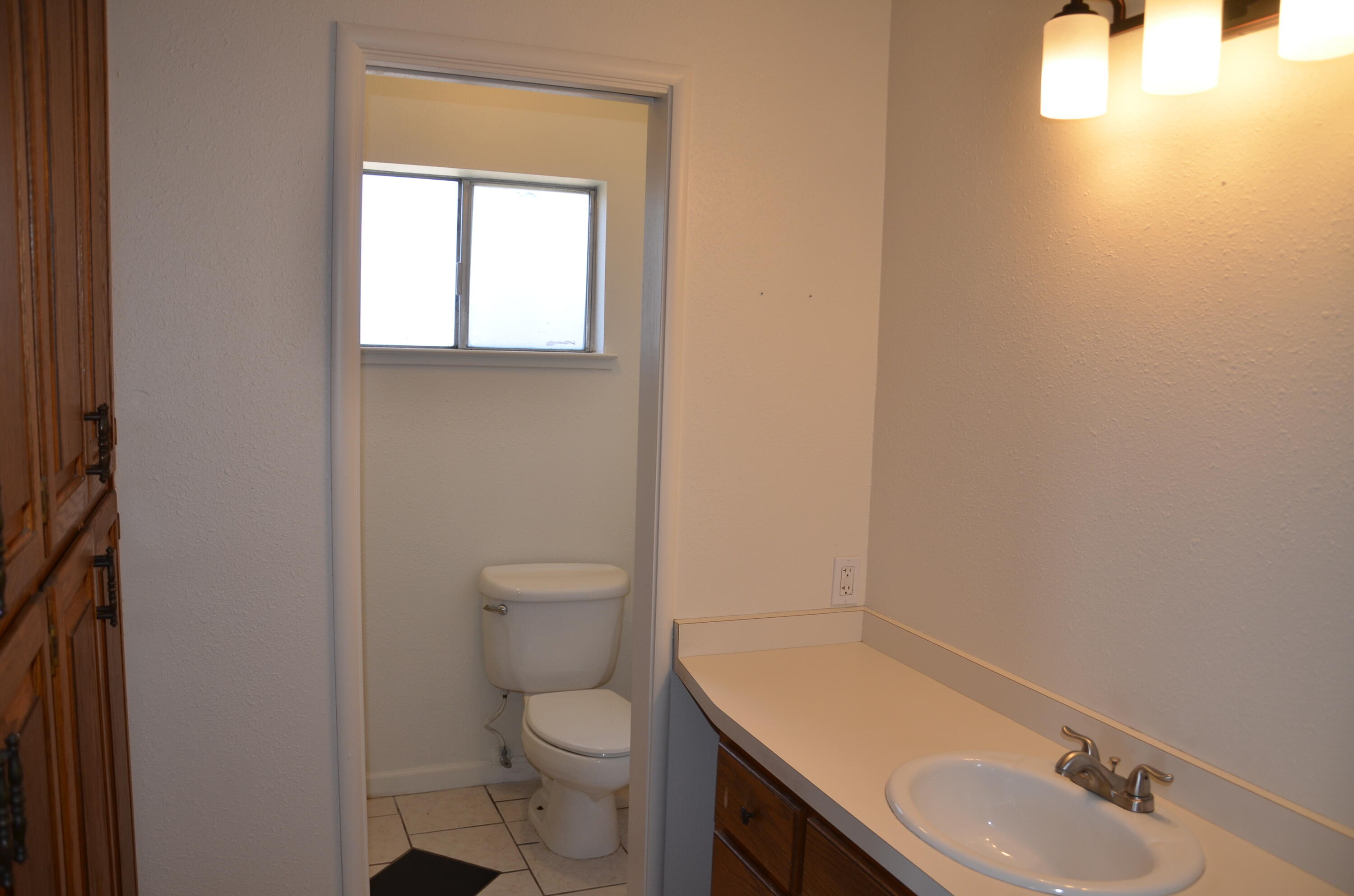 339 W Spring Ln, Lemoore, CA 93245