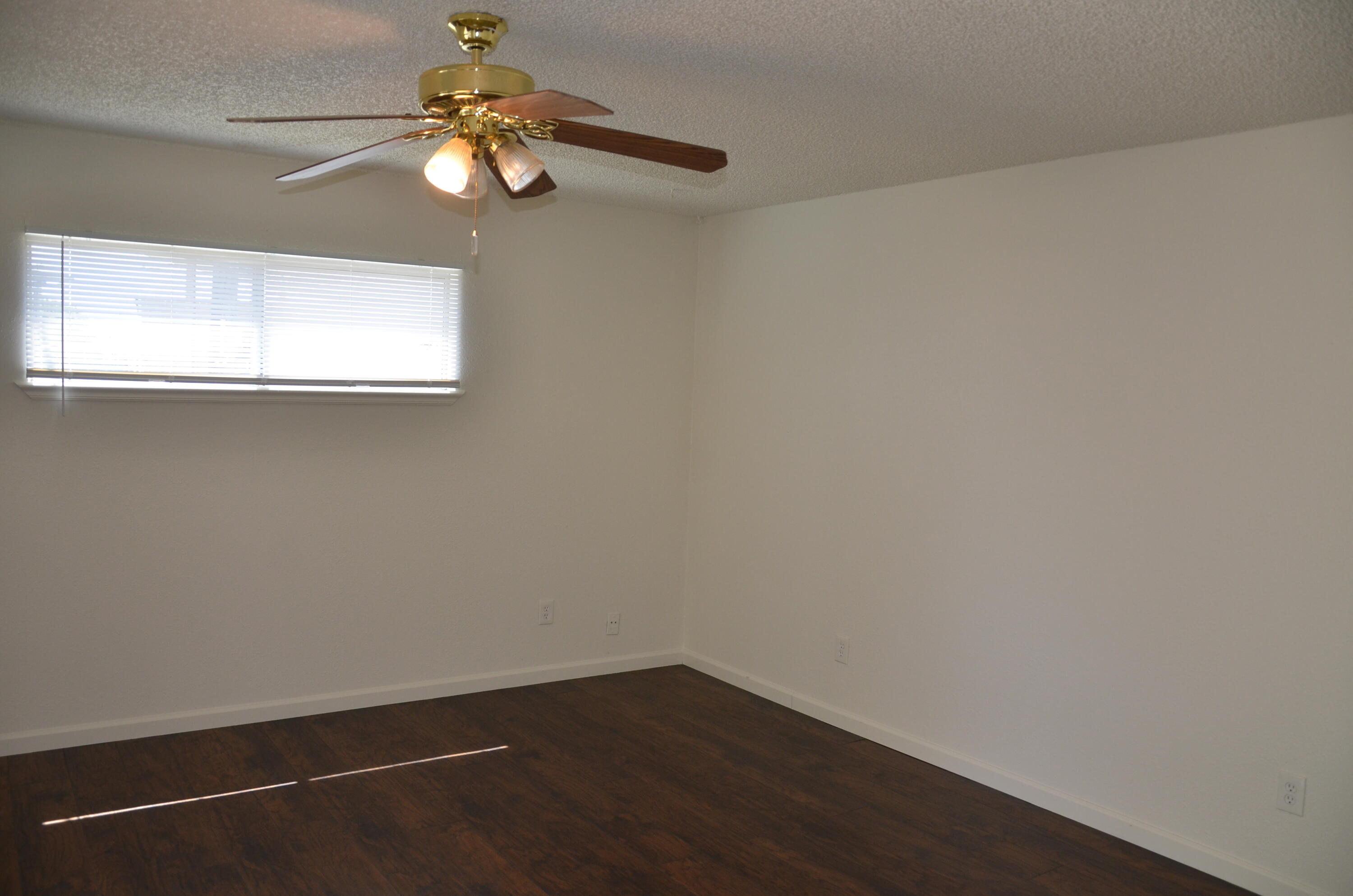 339 W Spring Ln, Lemoore, CA 93245