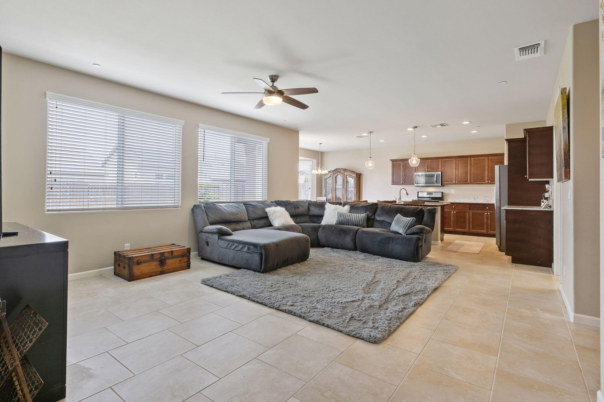 3316 Tradewinds Ave, Tulare, CA 93274