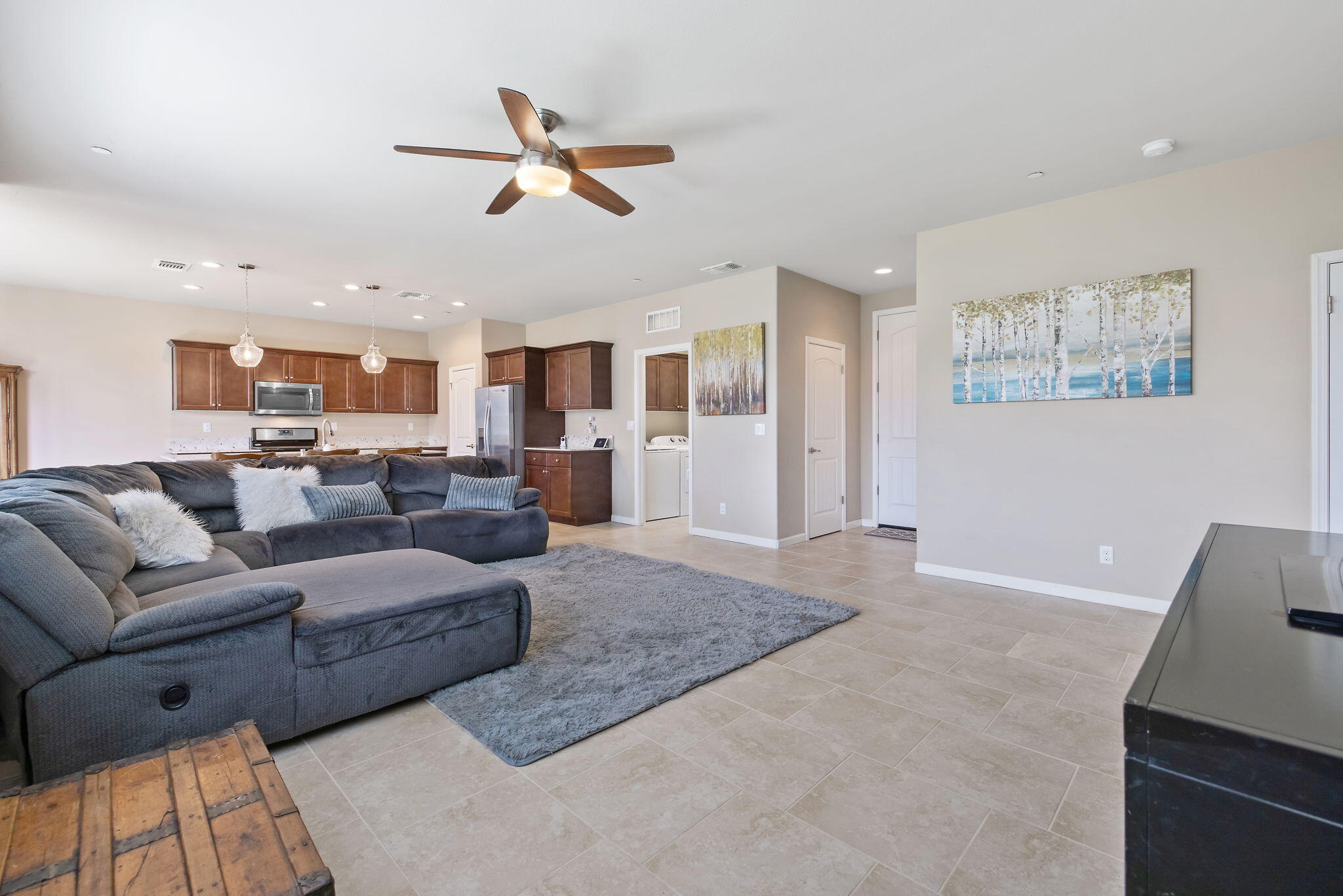 3316 Tradewinds Ave, Tulare, CA 93274