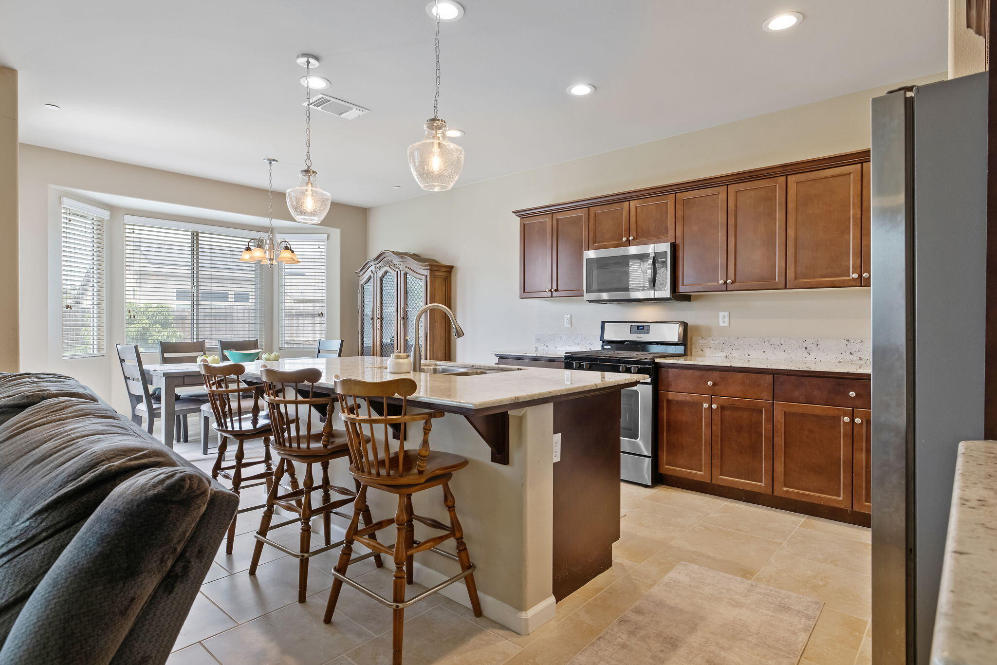 3316 Tradewinds Ave, Tulare, CA 93274