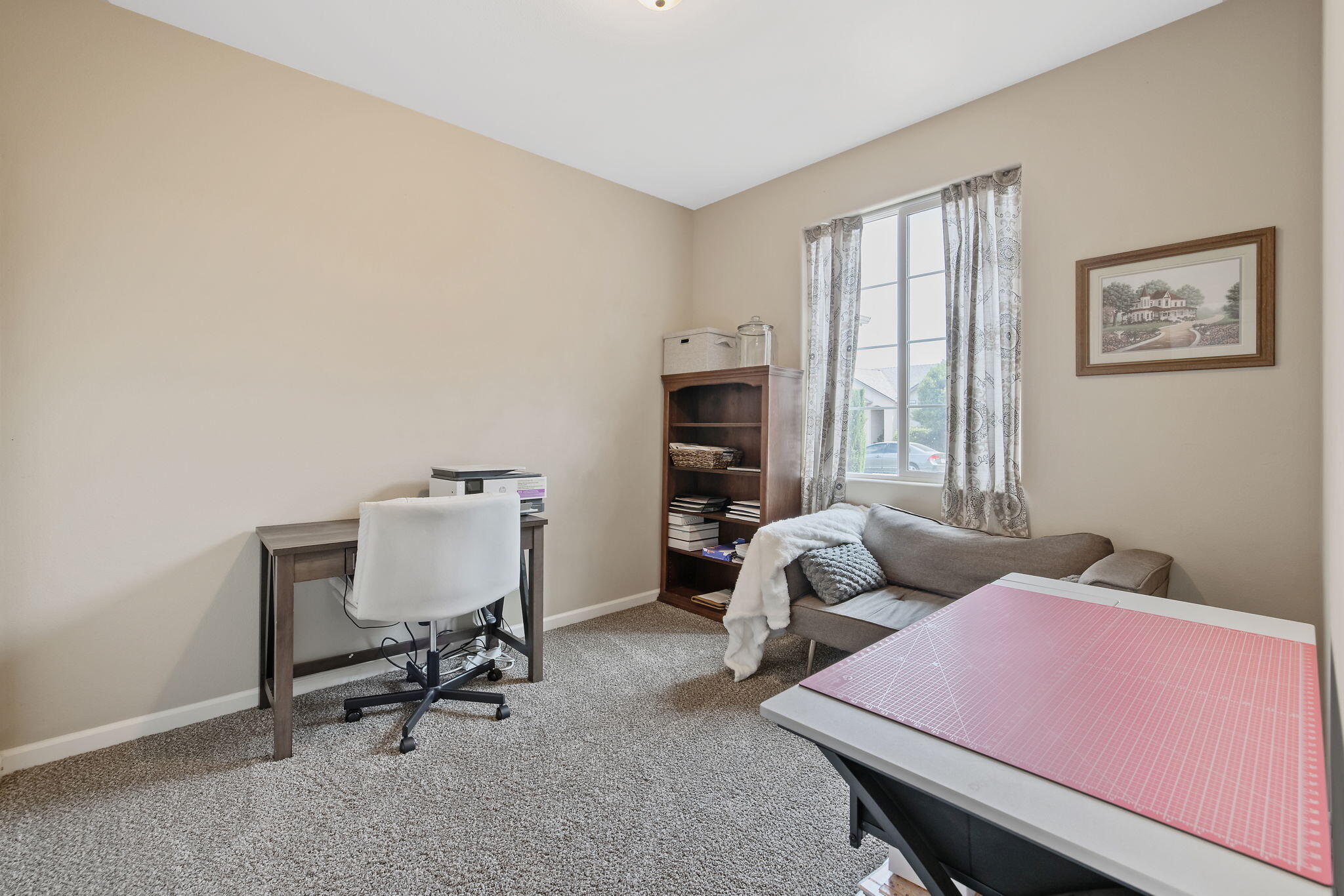3316 Tradewinds Ave, Tulare, CA 93274