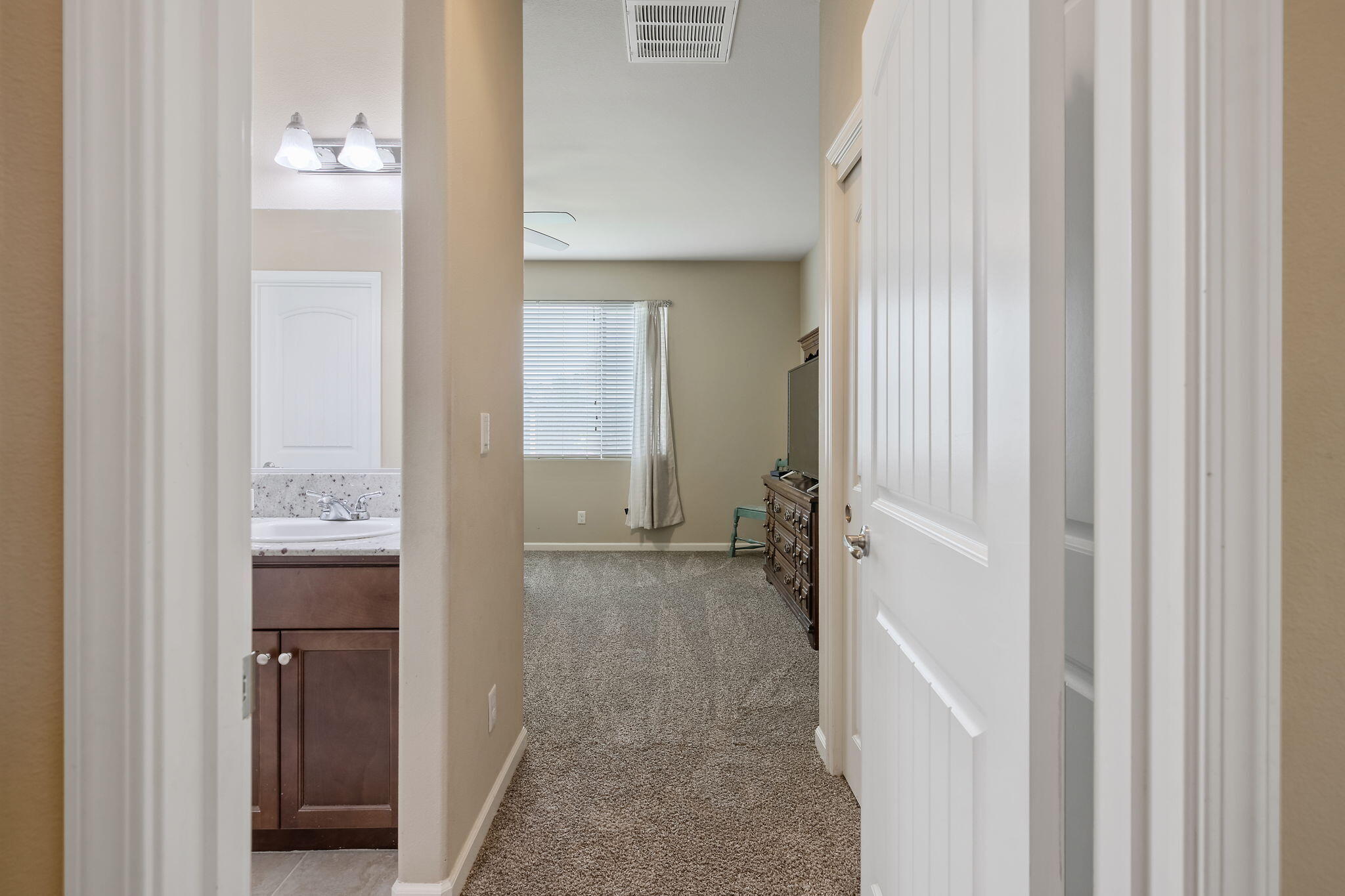 3316 Tradewinds Ave, Tulare, CA 93274
