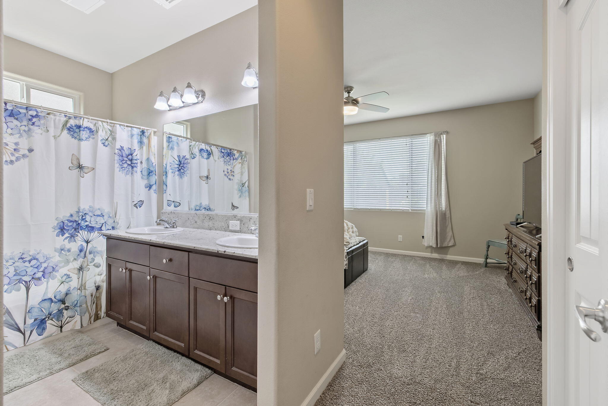 3316 Tradewinds Ave, Tulare, CA 93274